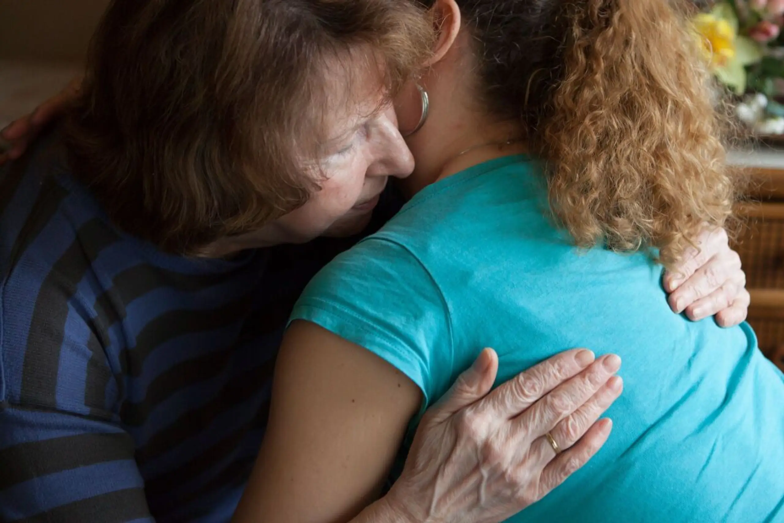 Experten raten Angehörigen, regelmäßig nach Schmerzen zu fragen