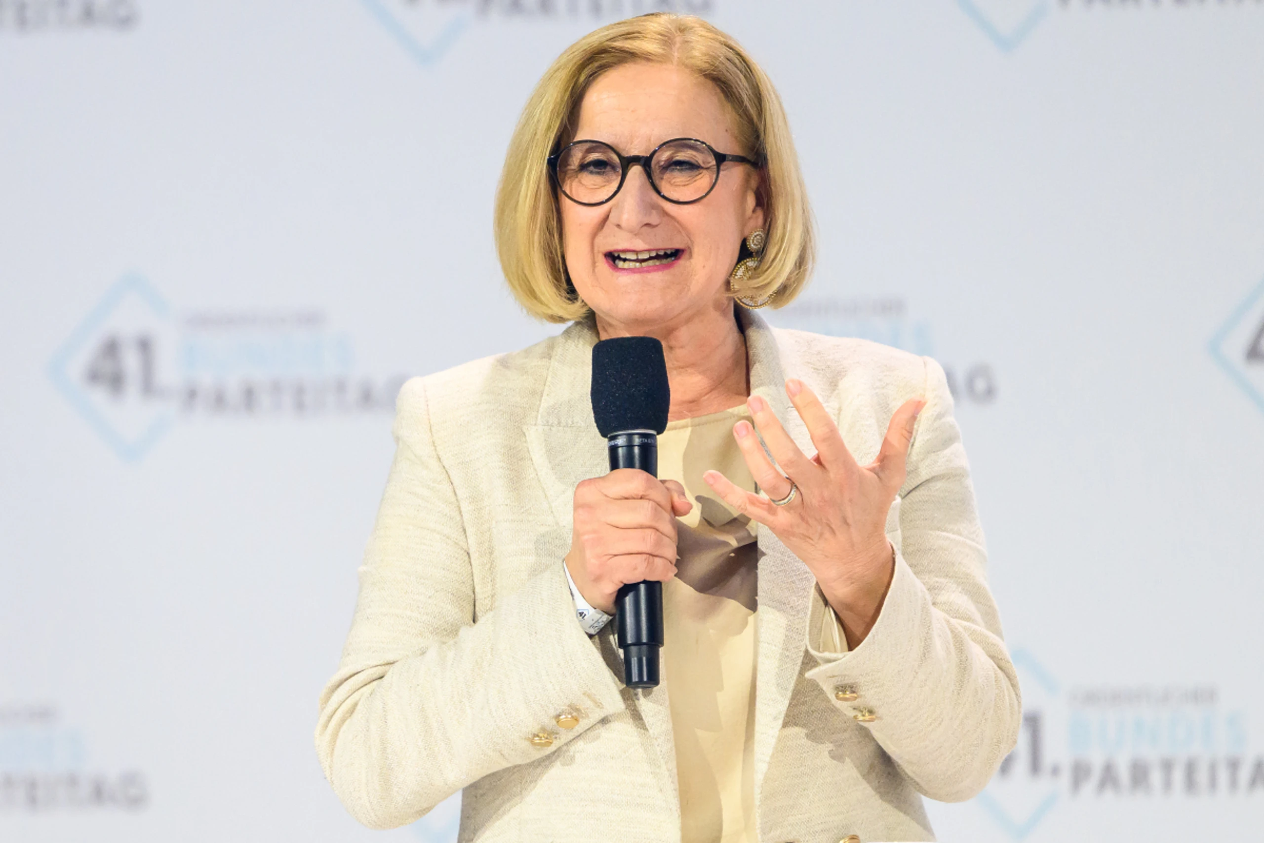 Niederösterreichs Landeshauptfrau pocht auf Kopftuchverbot