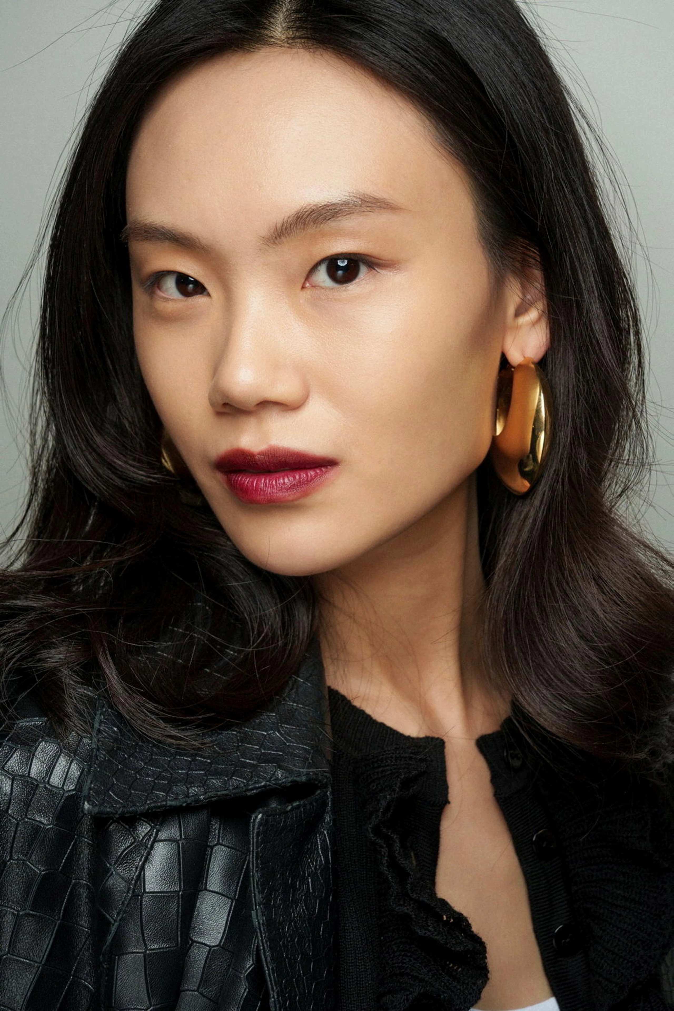 © Launchmetrics Blurred image background