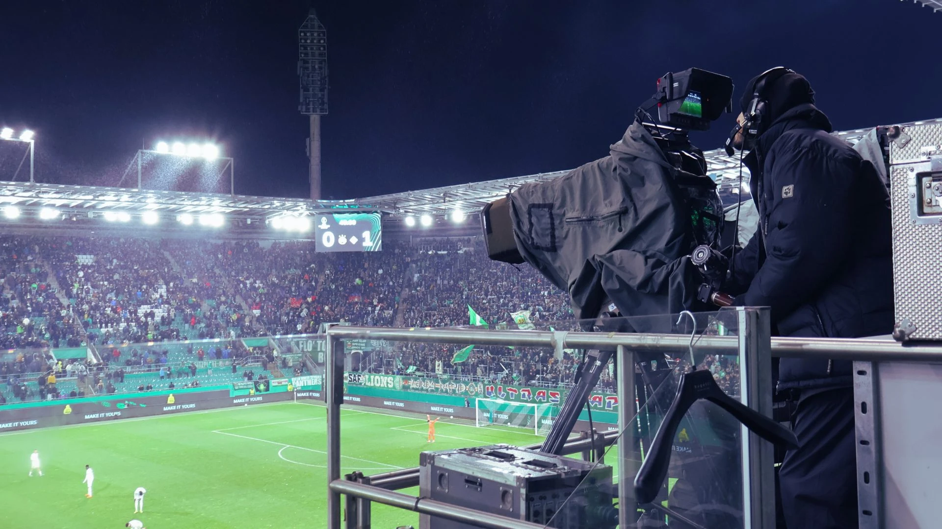 Kameramann im Weststadion bei Rapid Wien