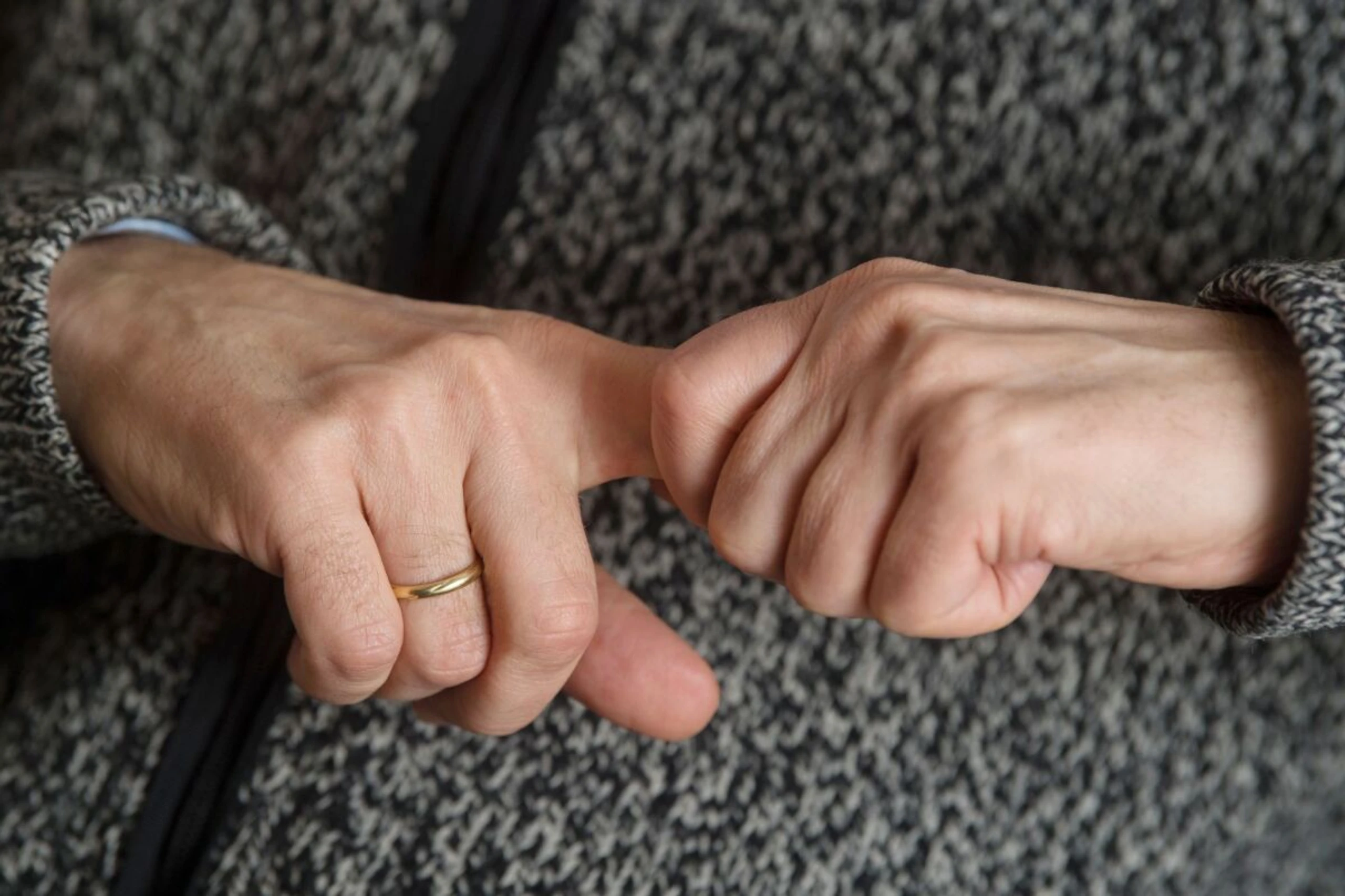 ++ ARCHIVBILD ++ Frauen leiden häufiger