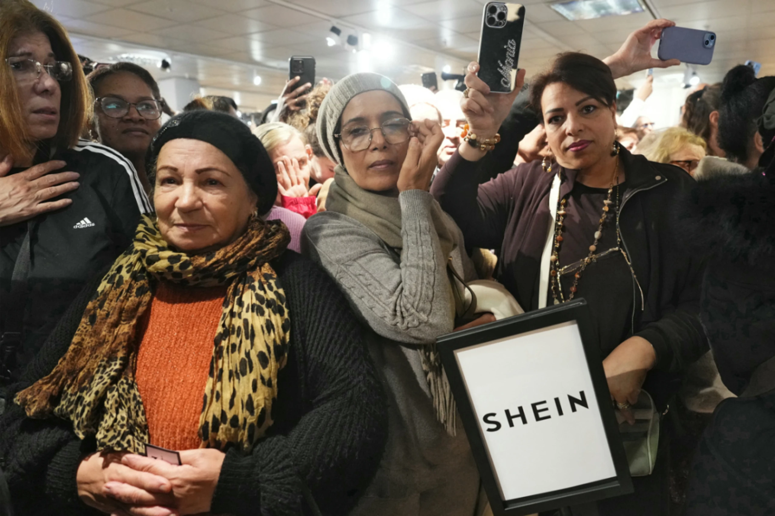 Großer Andrang und Proteste