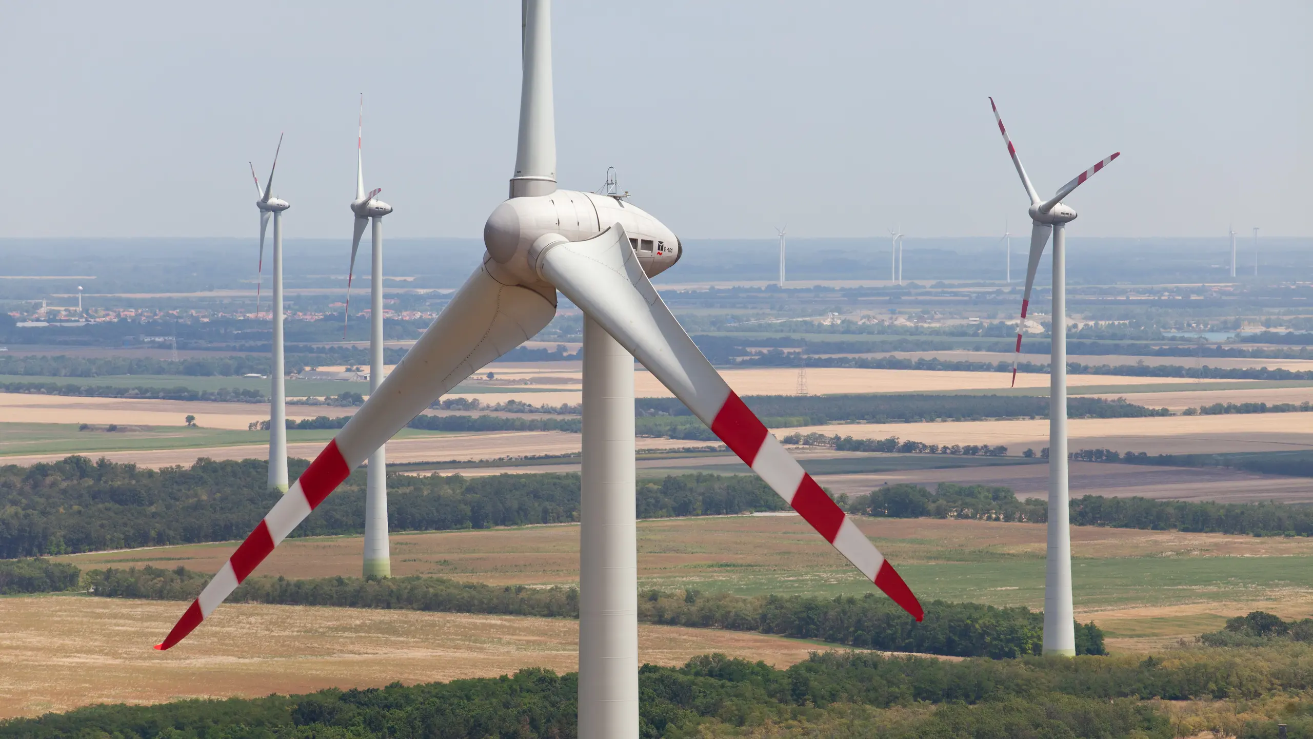 © Wien Energie, Rockenbauer Vier Windräder im Windpark Mönchof