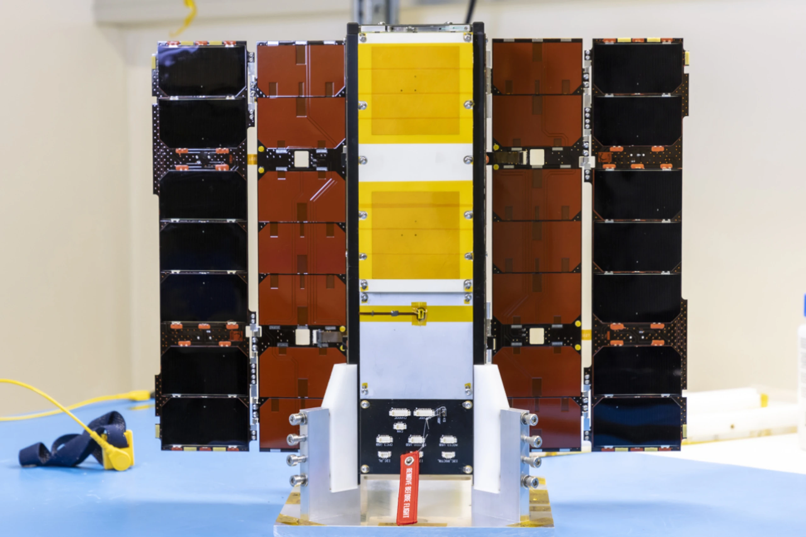 Der PRETTY Mini-Klimasatellit im Reinraum in Graz (Archivbild)