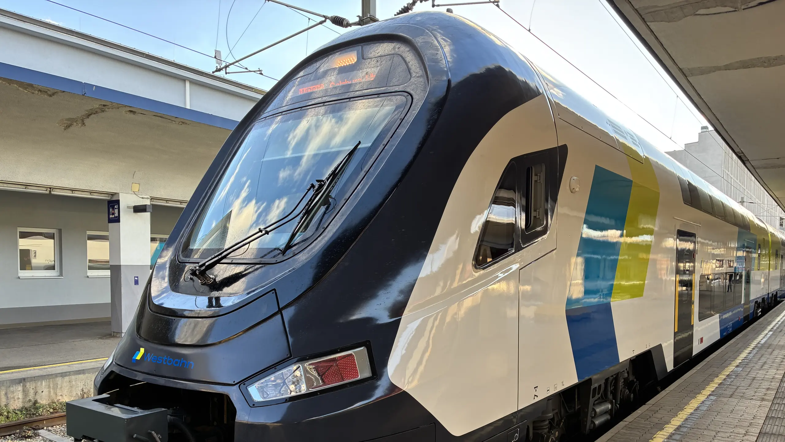 © APA/RENE STEIGBERGER Ein Doppelstockzug der Westbahn