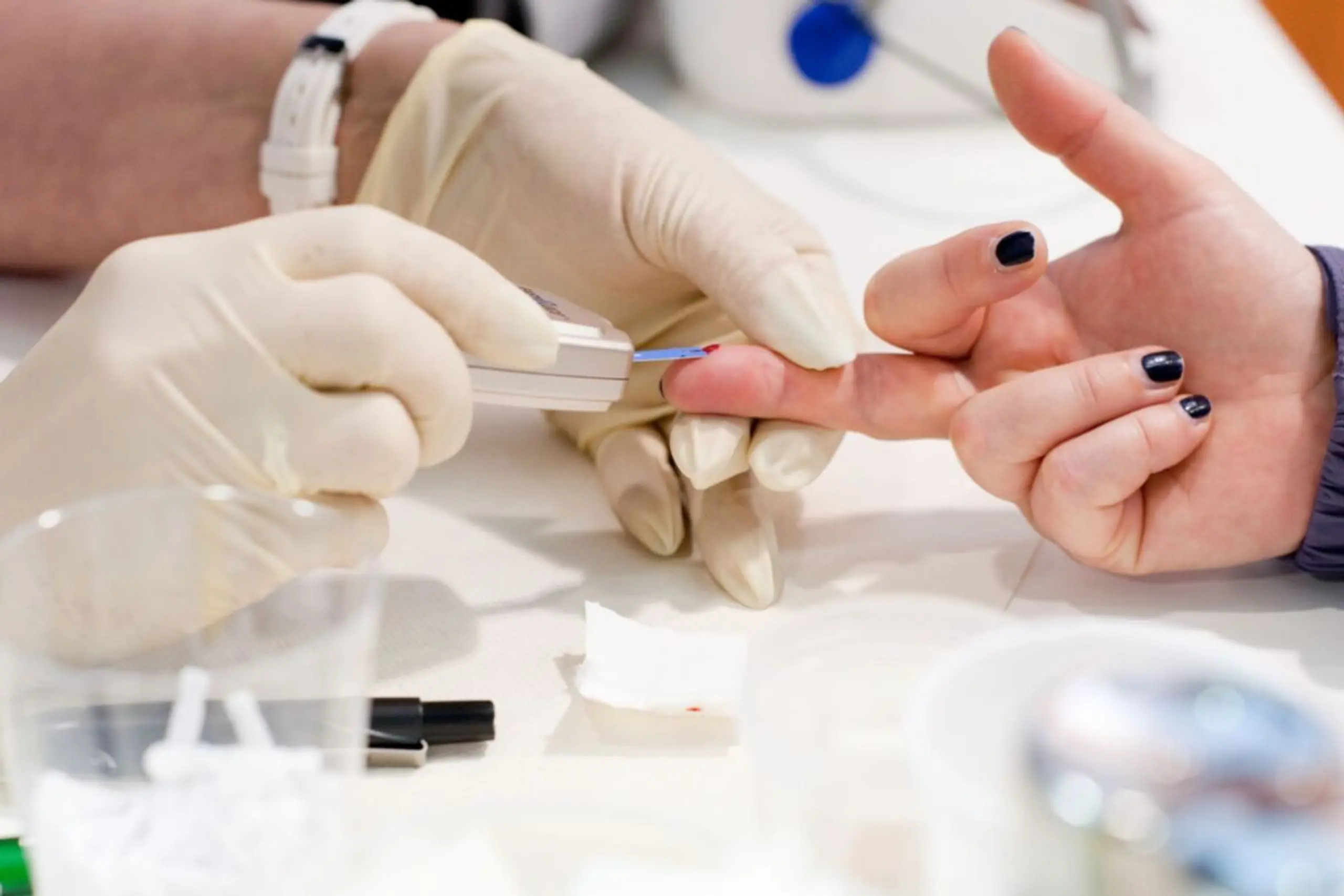 Bei der Vorsorgeuntersuchung wird der Nüchternblutzucker bestimmt