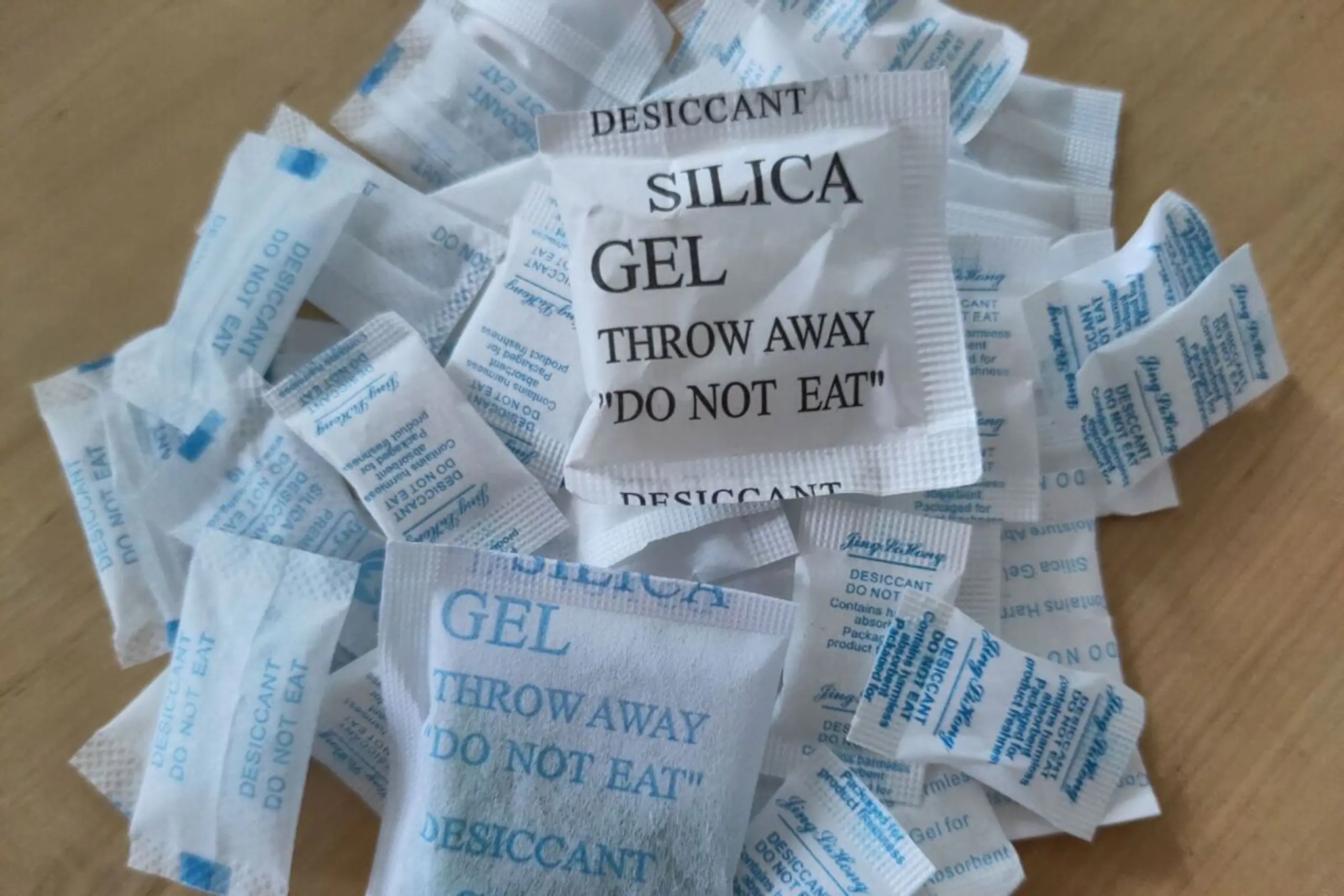 Silica entzieht dem Käse Feuchtigkeit und darunter leidet die Qualität