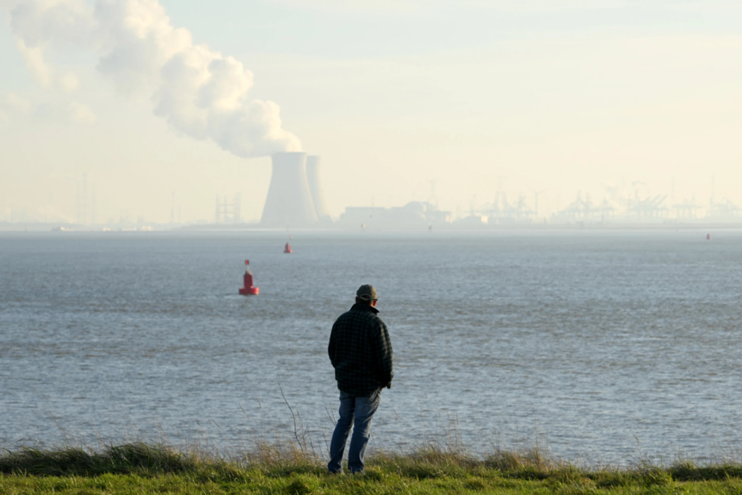 Das AKW Doel in Belgien