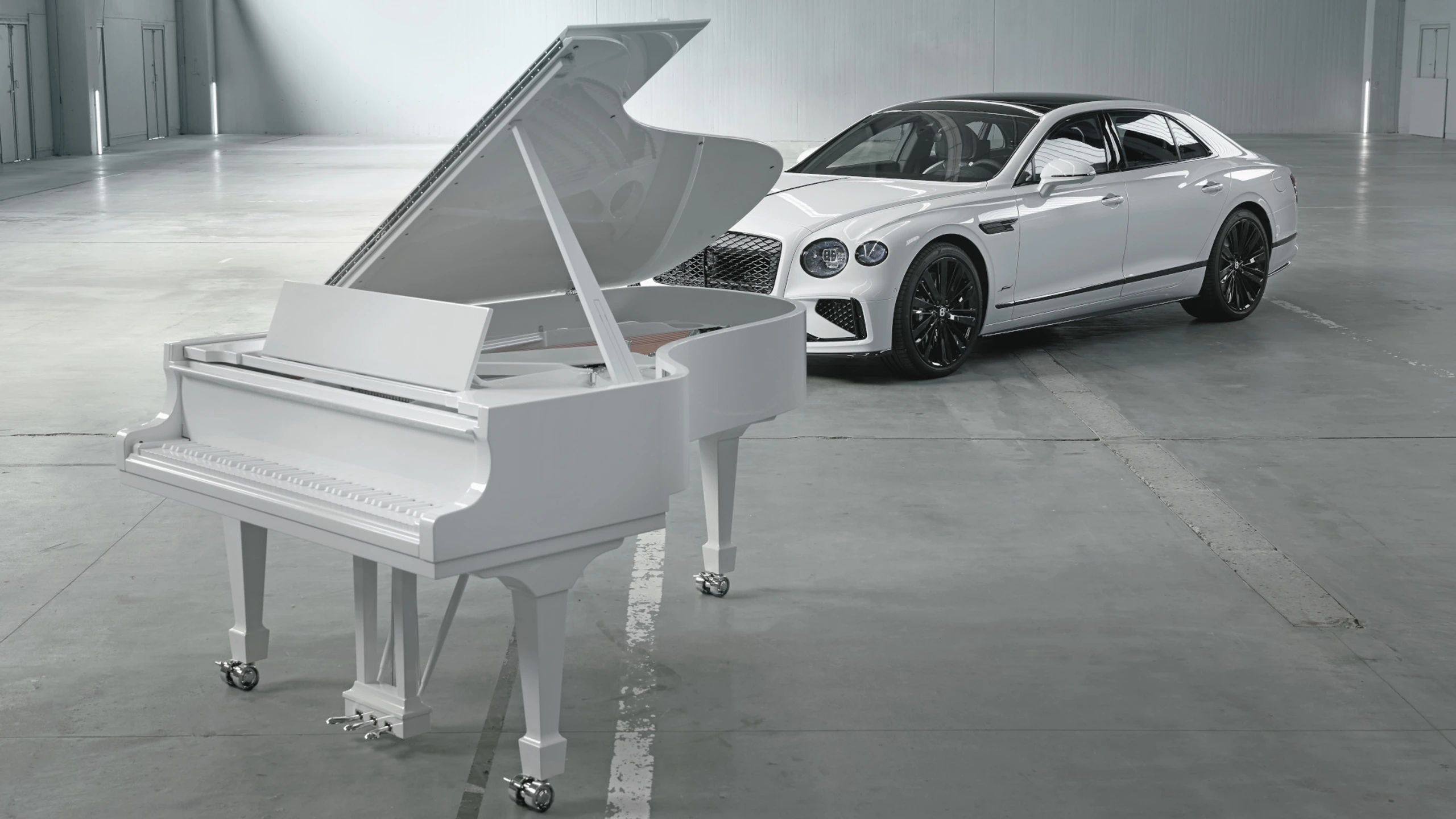 Steinway und Bentley: Virtuose Monochromatik