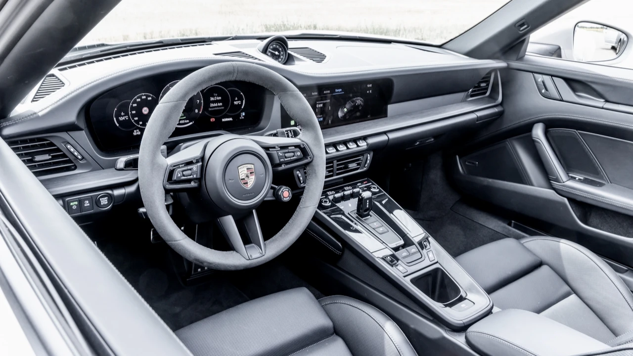 © Andreas Riedmann Blurred image background