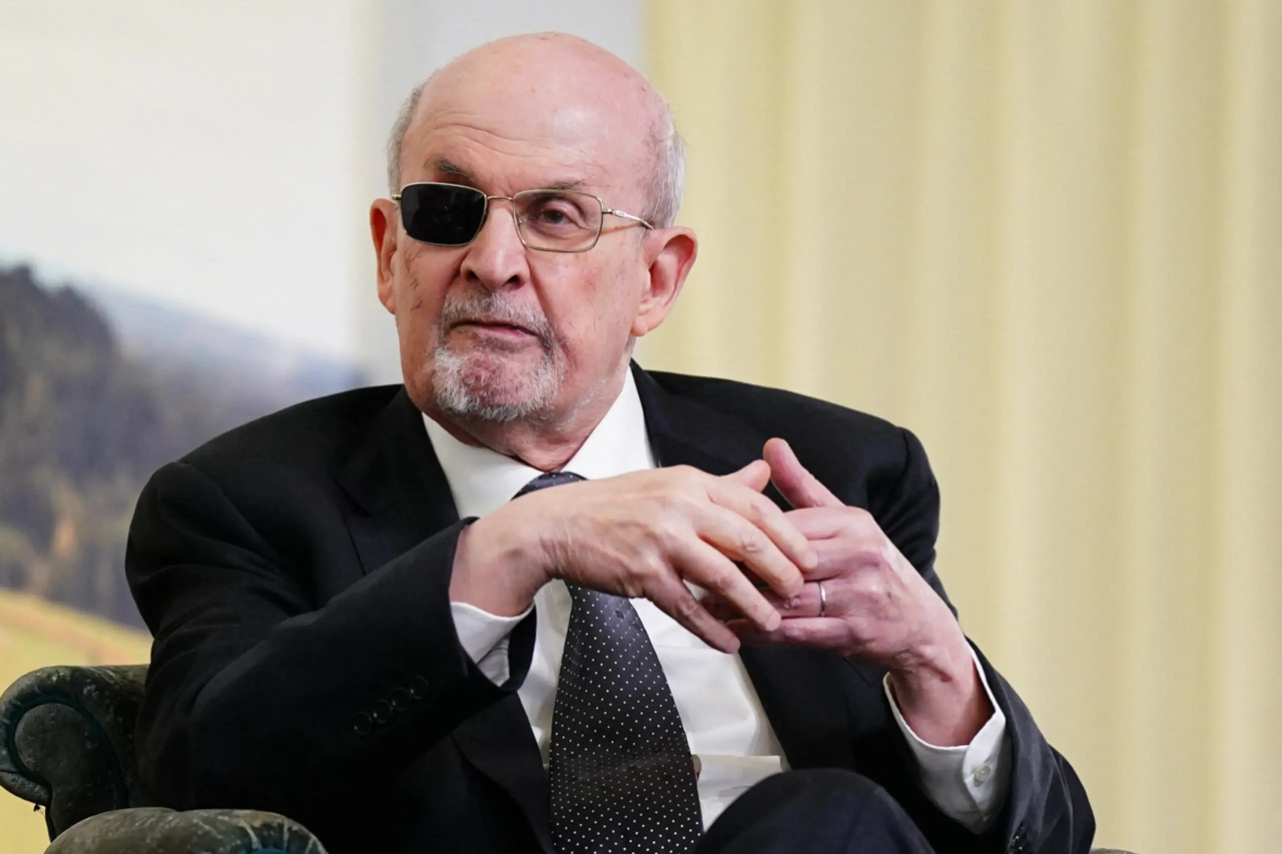 Salman Rushdie mit erstem Belletristik-Buch seit Anschlag auf ihn