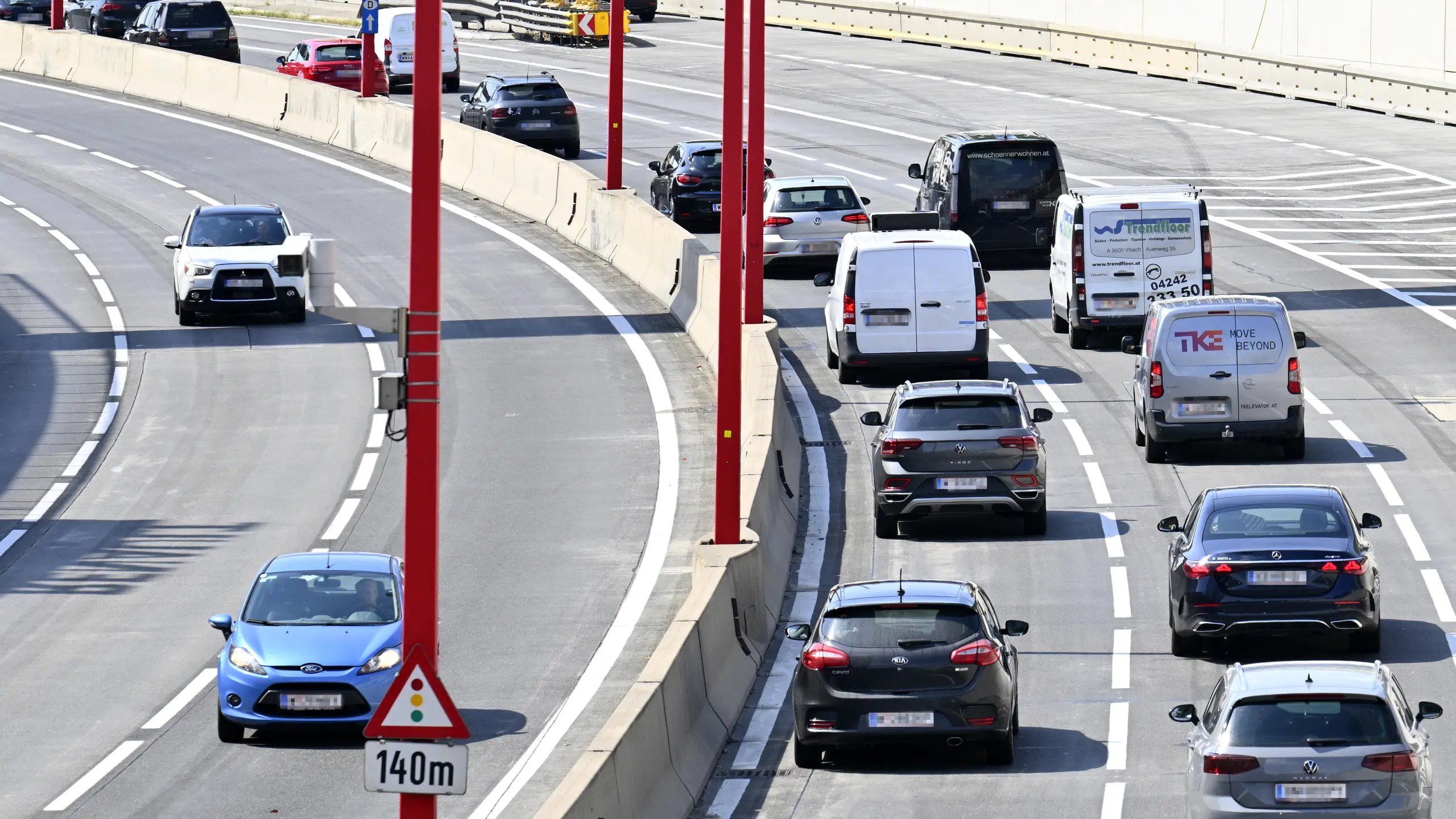 © APA/Hans Klaus Techt Fahrzeuge auf der Wiener Tangente