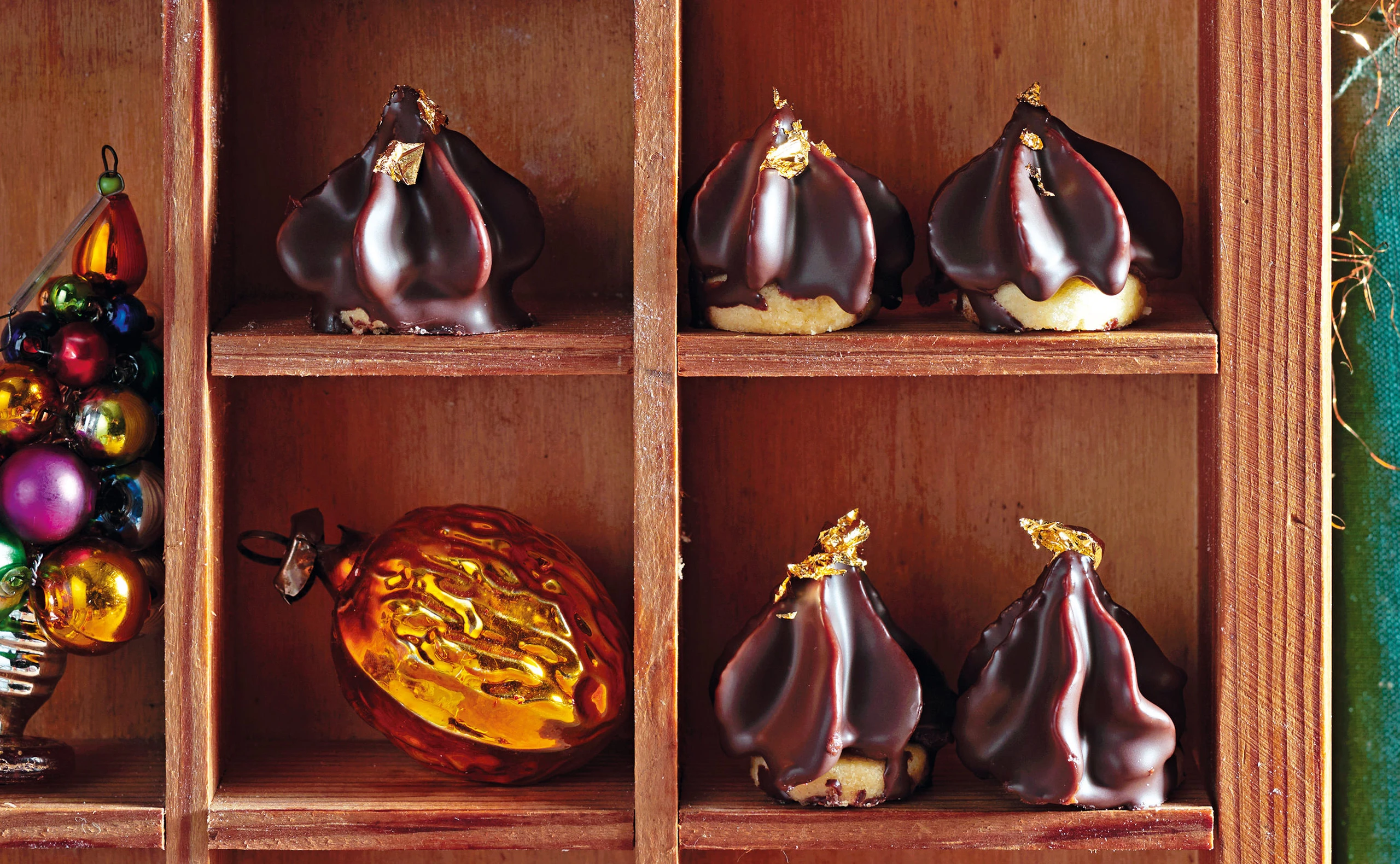 Kleine Pariser Spitze mit Blattgold