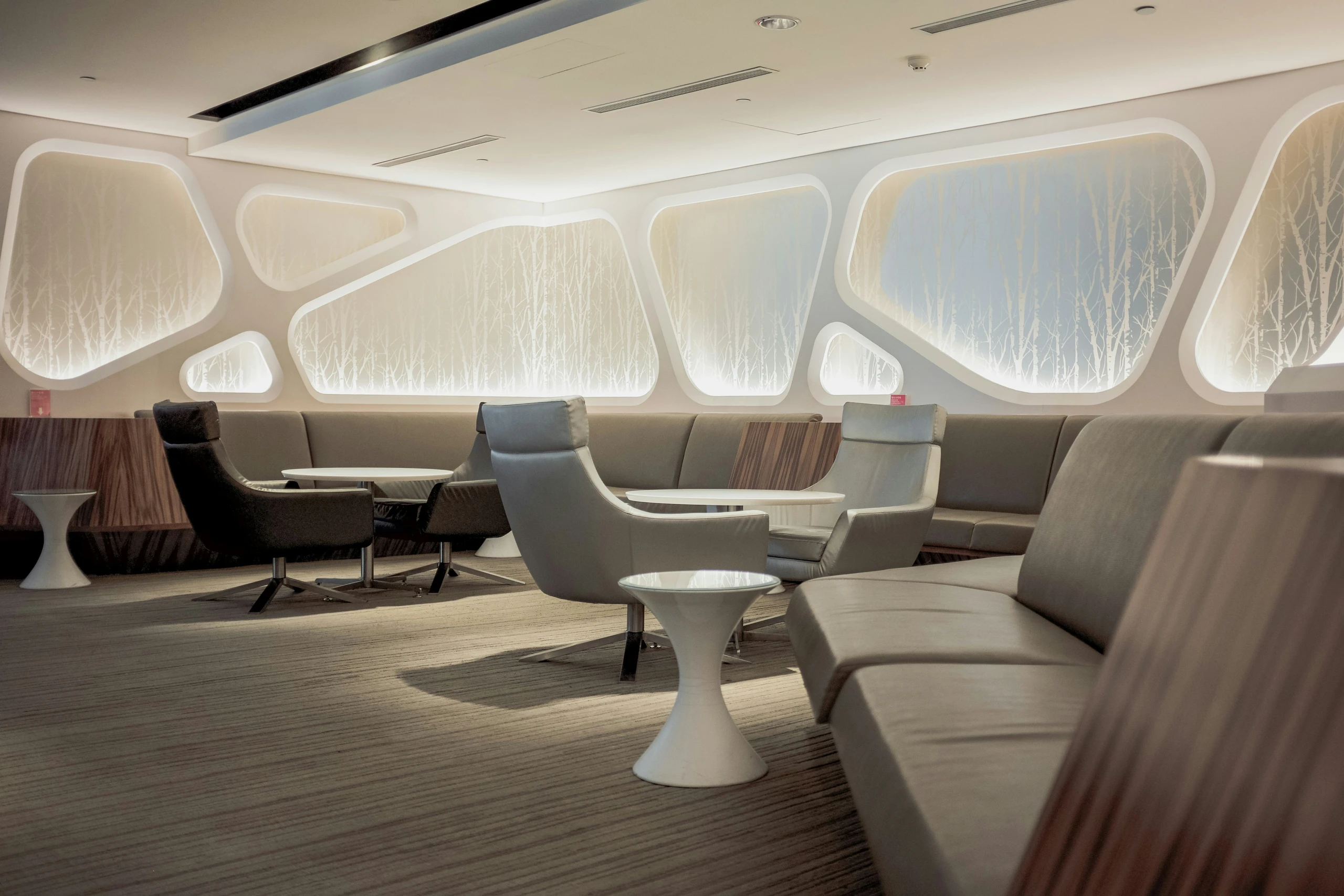 Airport Lounge-Ranking 2025: Die 5 besten und 5 schlechtesten Lounges