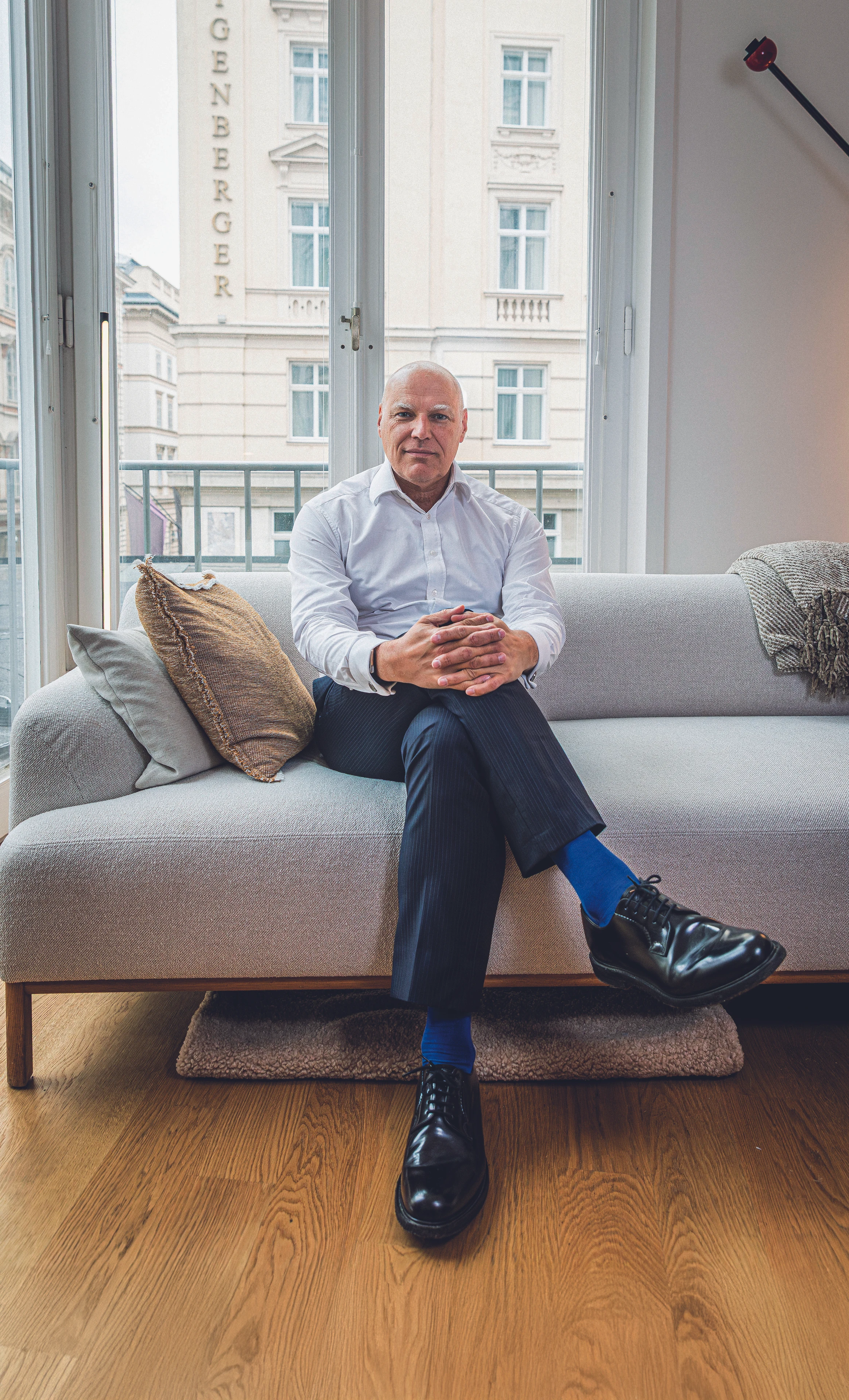 Von der Bank auf die Couch