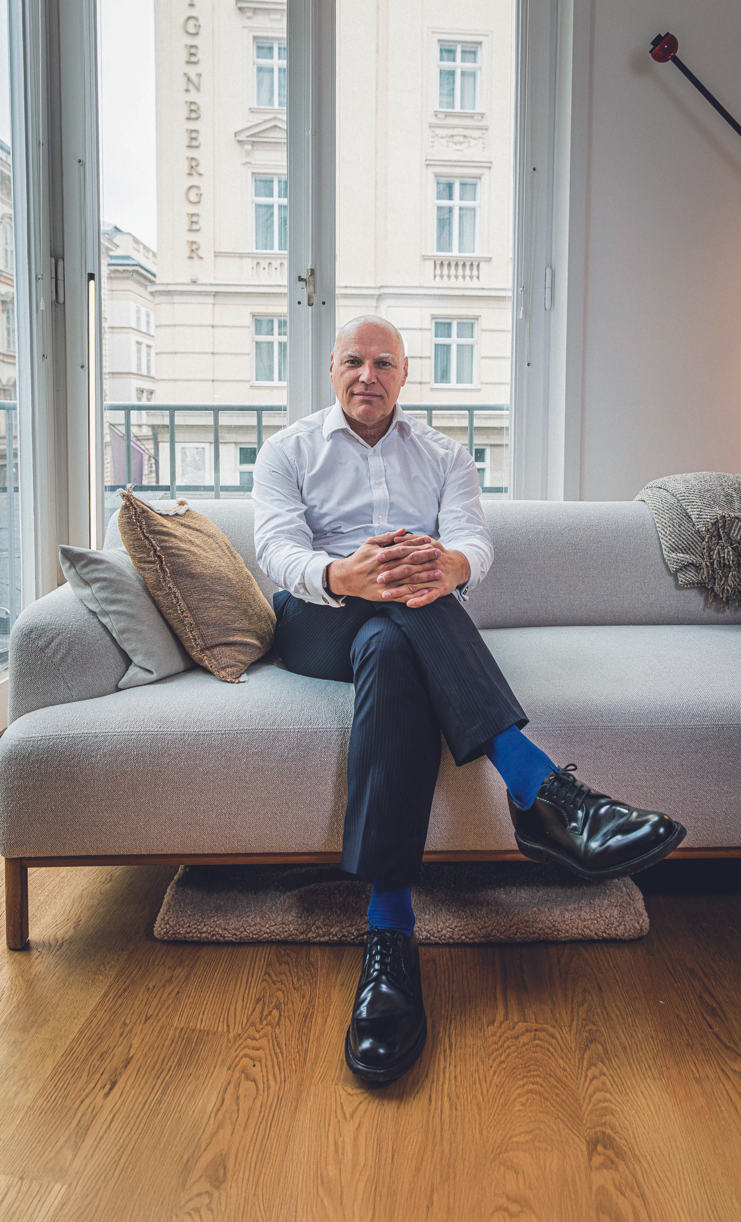 Von der Bank auf die Couch