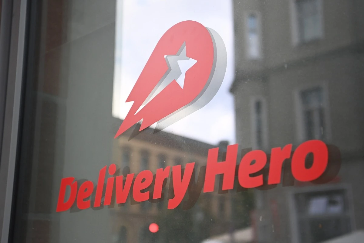 Logo und Schriftzug des Essenslieferdienstes Delivery Hero