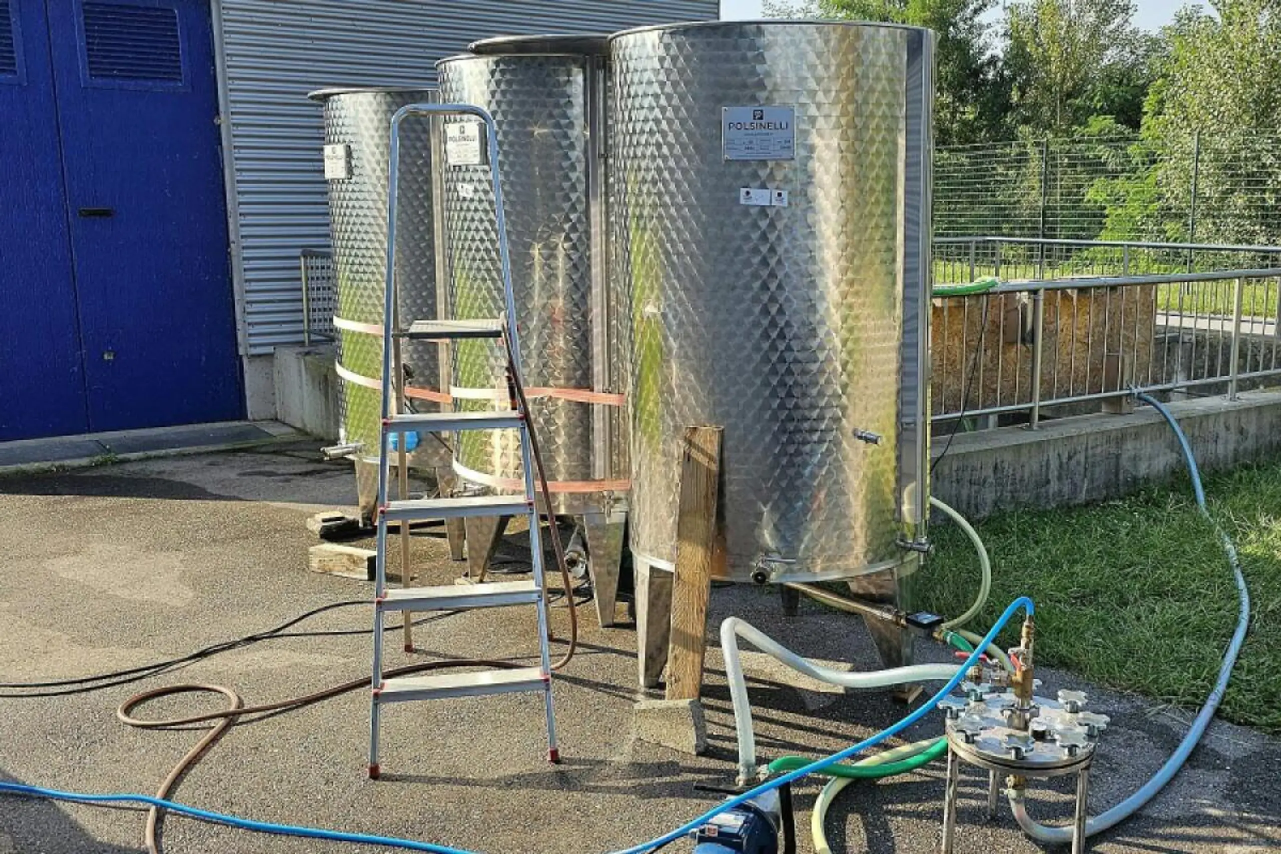 Die Proben wurden in Edelstahlbehältern gesammelt Bildquelle