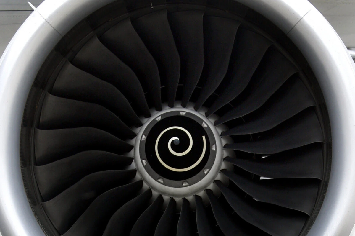 Britischer Triebwerkshersteller profitierte von neuen Aufträgen