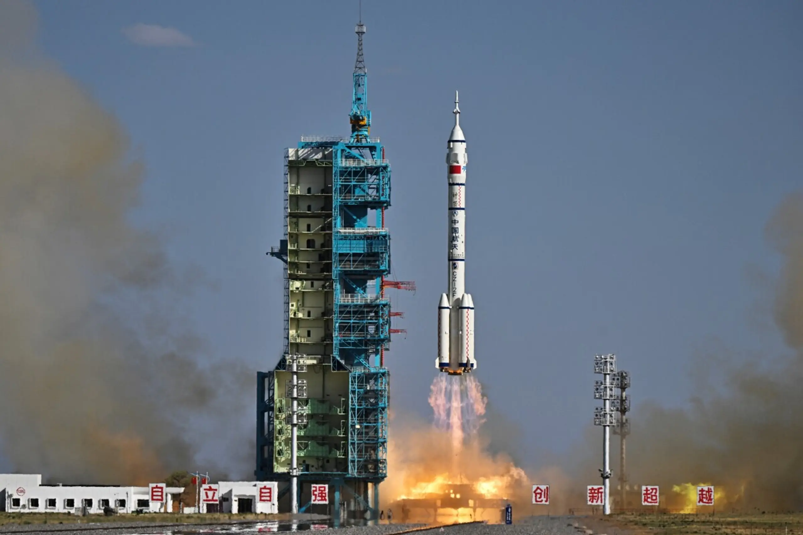 Vor einem halben Jahr startete die Shenzou 20-Weltraummission