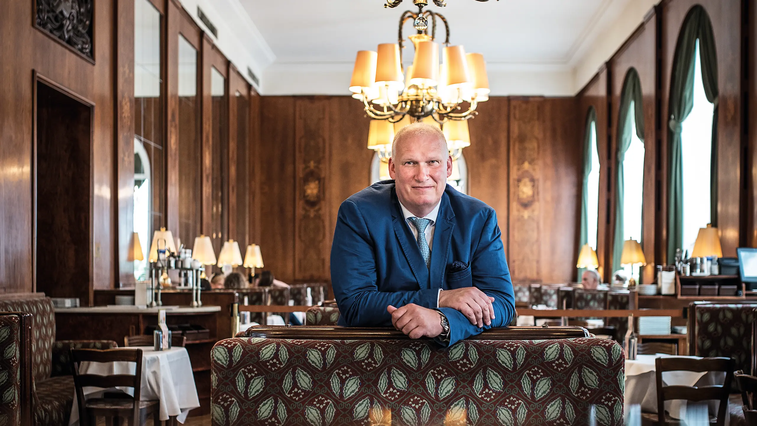 © News Ricardo Herrgott Berndt Querfeld in seinem Lokal "Café Landtmann"