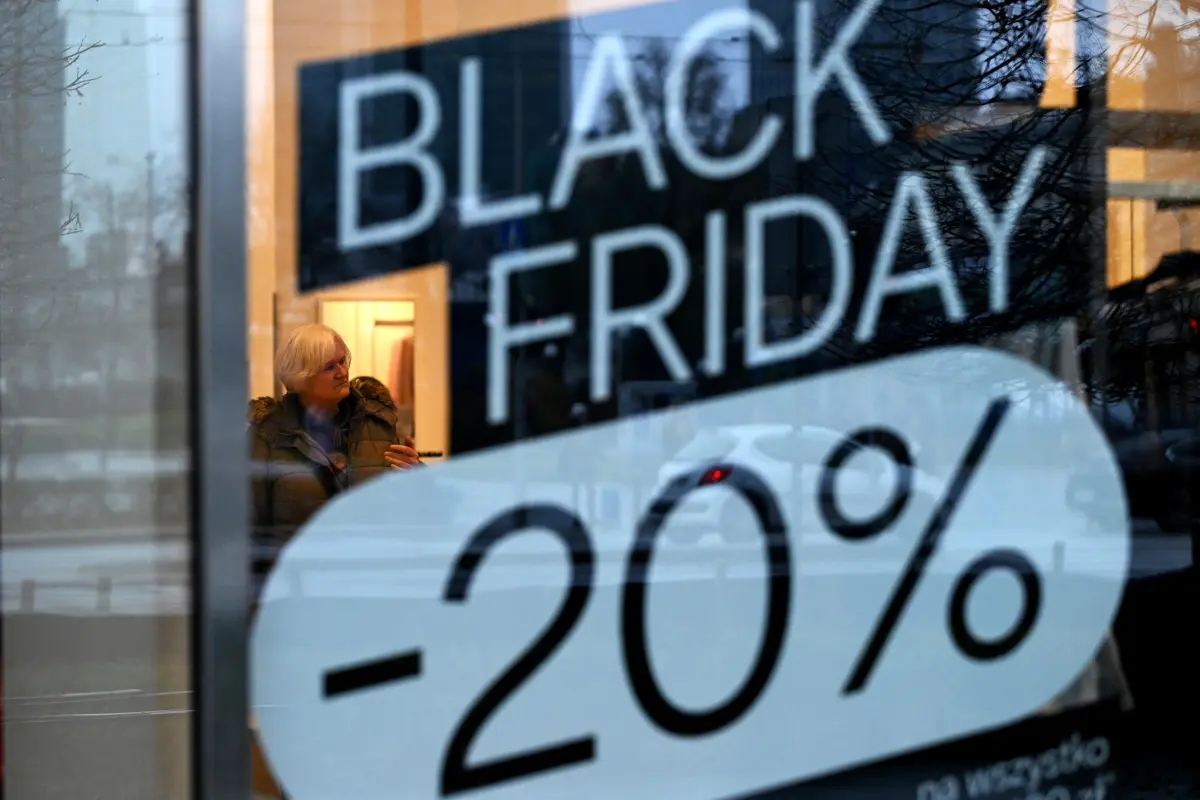 © APA/APA/AFP/SERGEI GAPON Werbung für den Black Friday