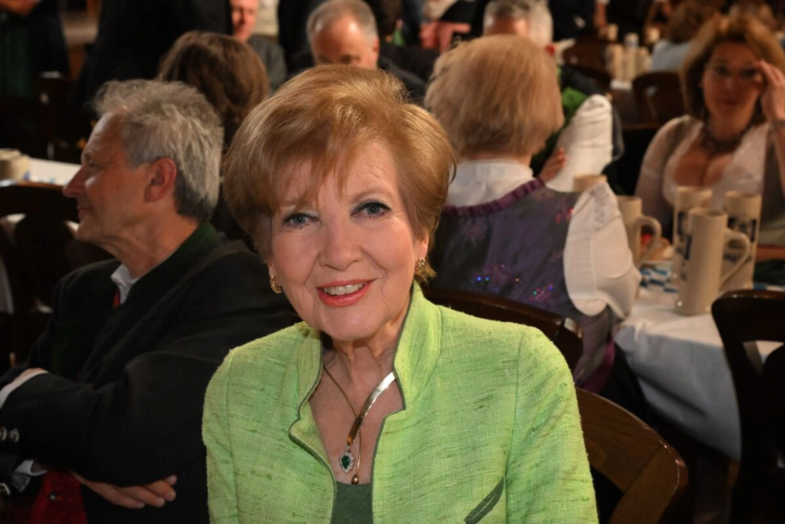 ++ ARCHIVBILD ++ Moderatorin erhielt Päckchen mit Vermerk "Erst am 18. November öffnen"