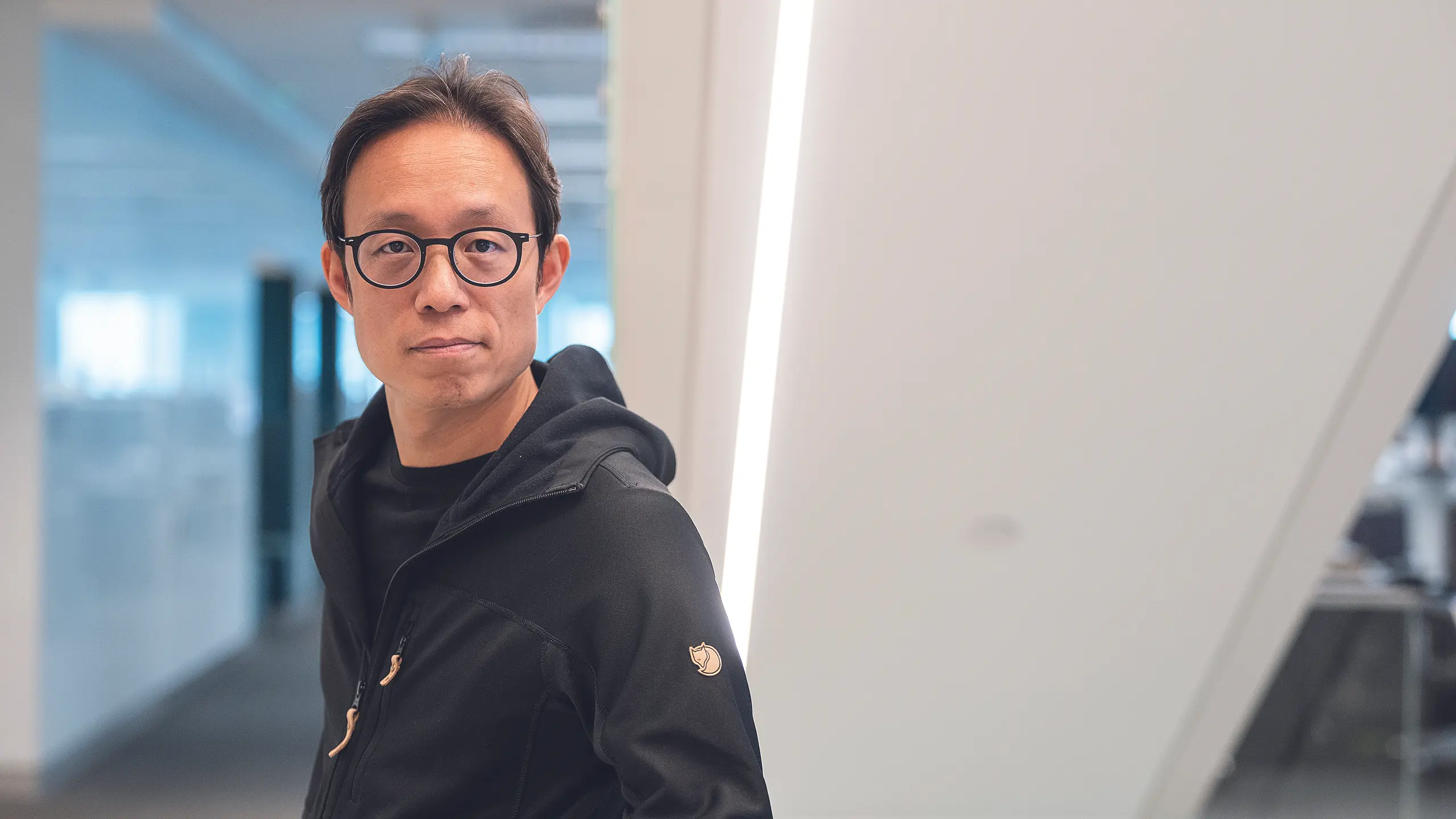 © Getty Images Yat Siu in einem Büro vor weißem Hintergrund