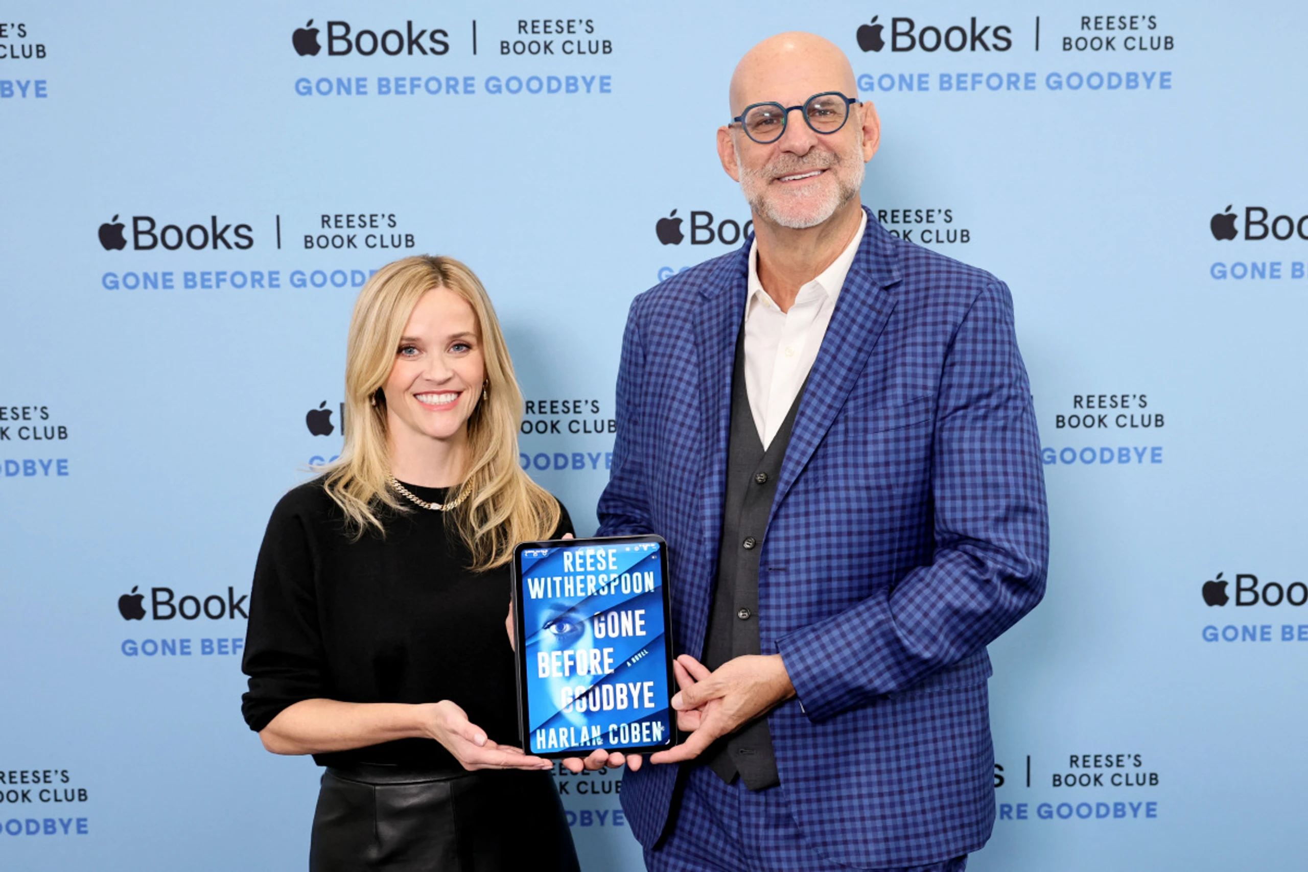 Reese Witherspoon und ihr Co-Autor Harlan Coben