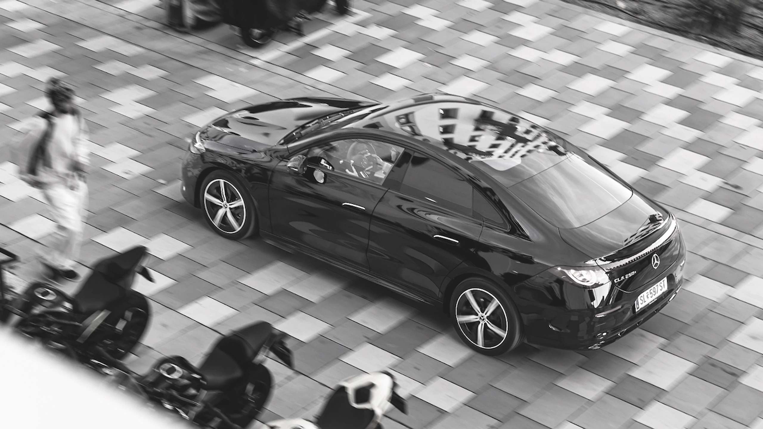 © Andreas Riedmann Blurred image background