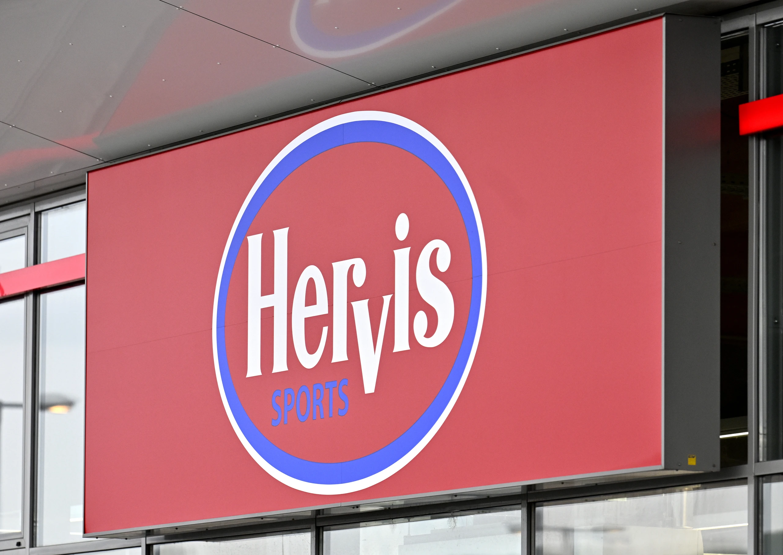 rot,weiß, blaues Logo von Hervis Sports
