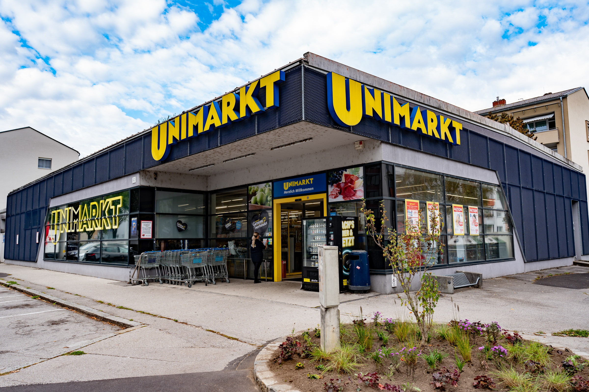 Unimarkt-Filiale von außen in Traun