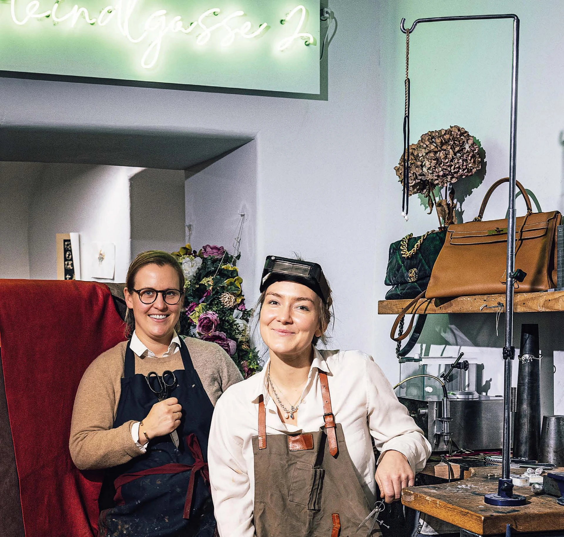 Hahn & Riess: Er kommt, sie geht