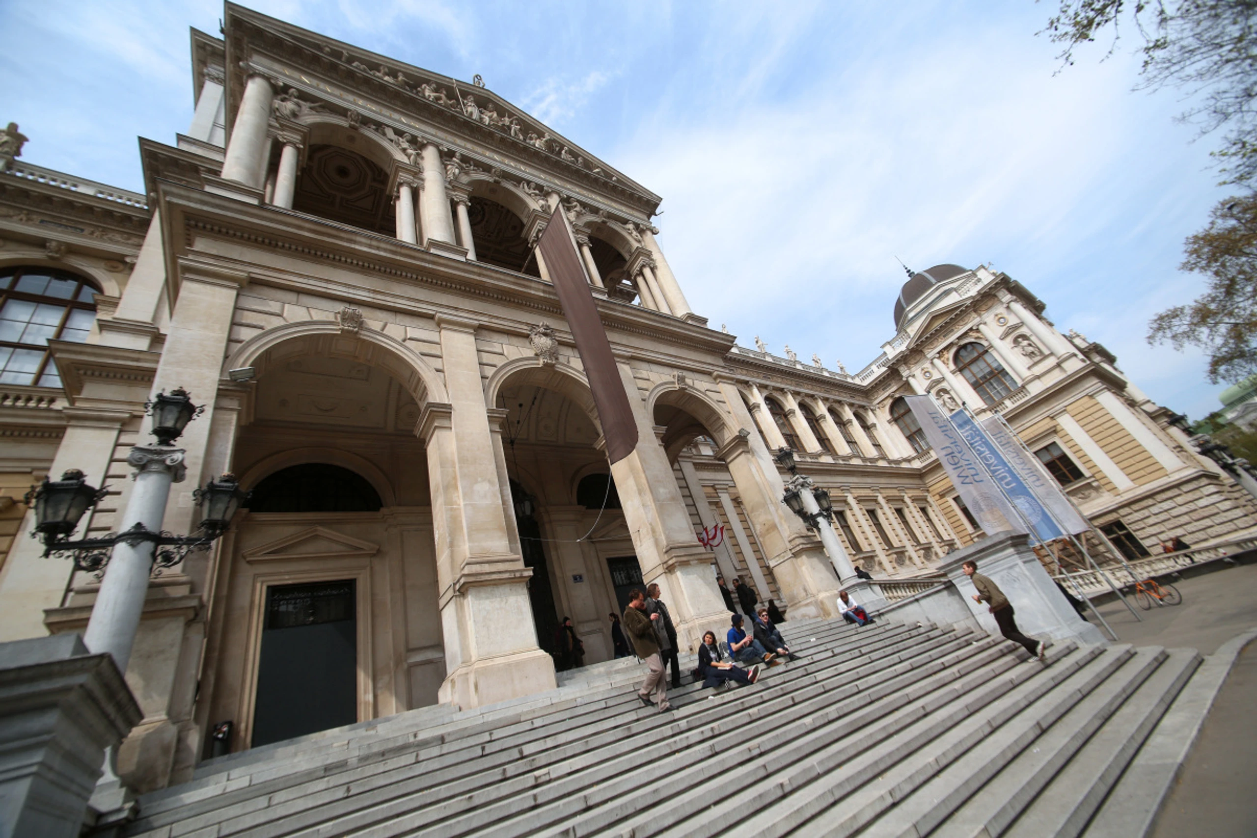 Die "StudyBuddies" der Uni Wien sind 10
