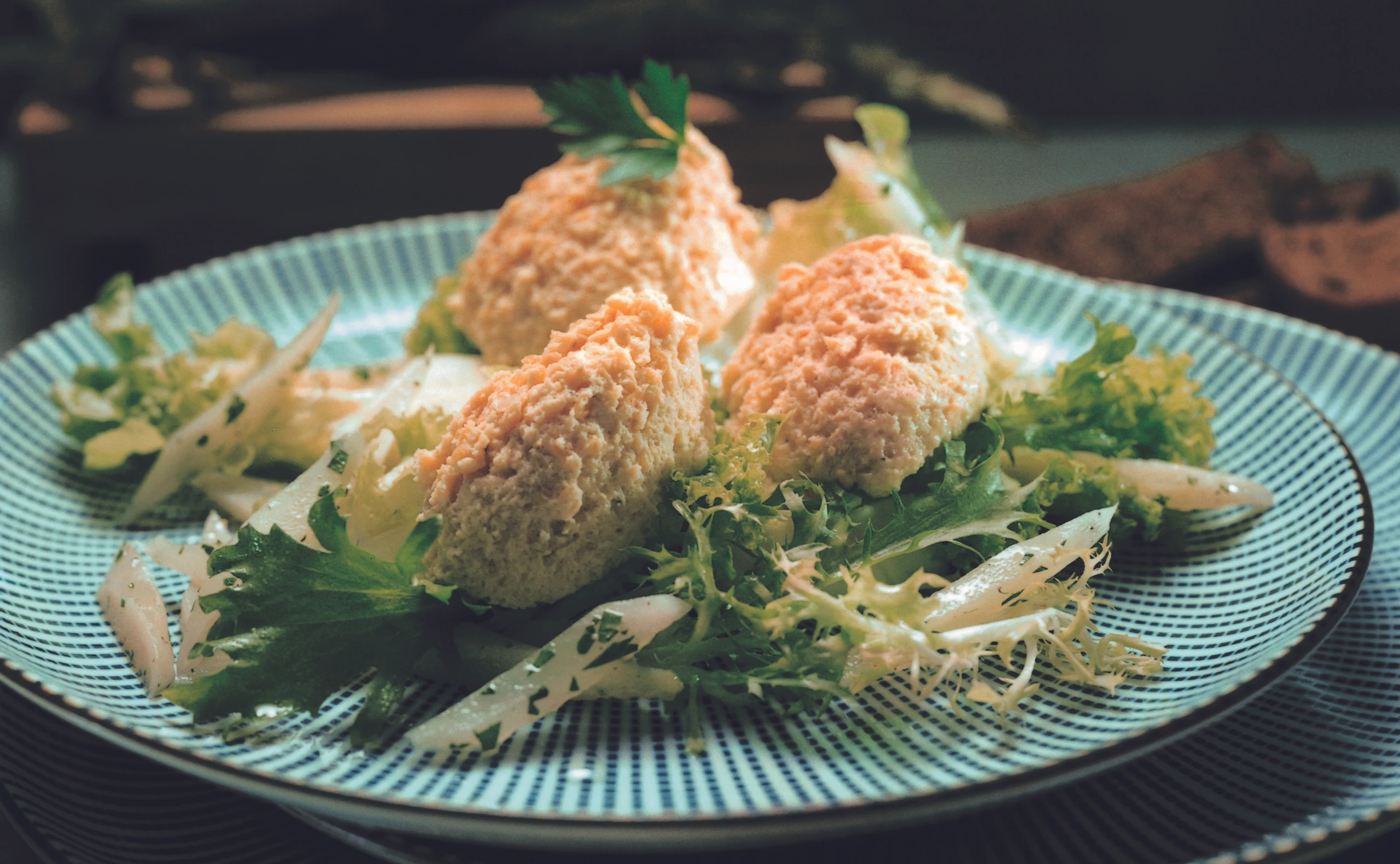 Nockerl aus rotem Linsenmus