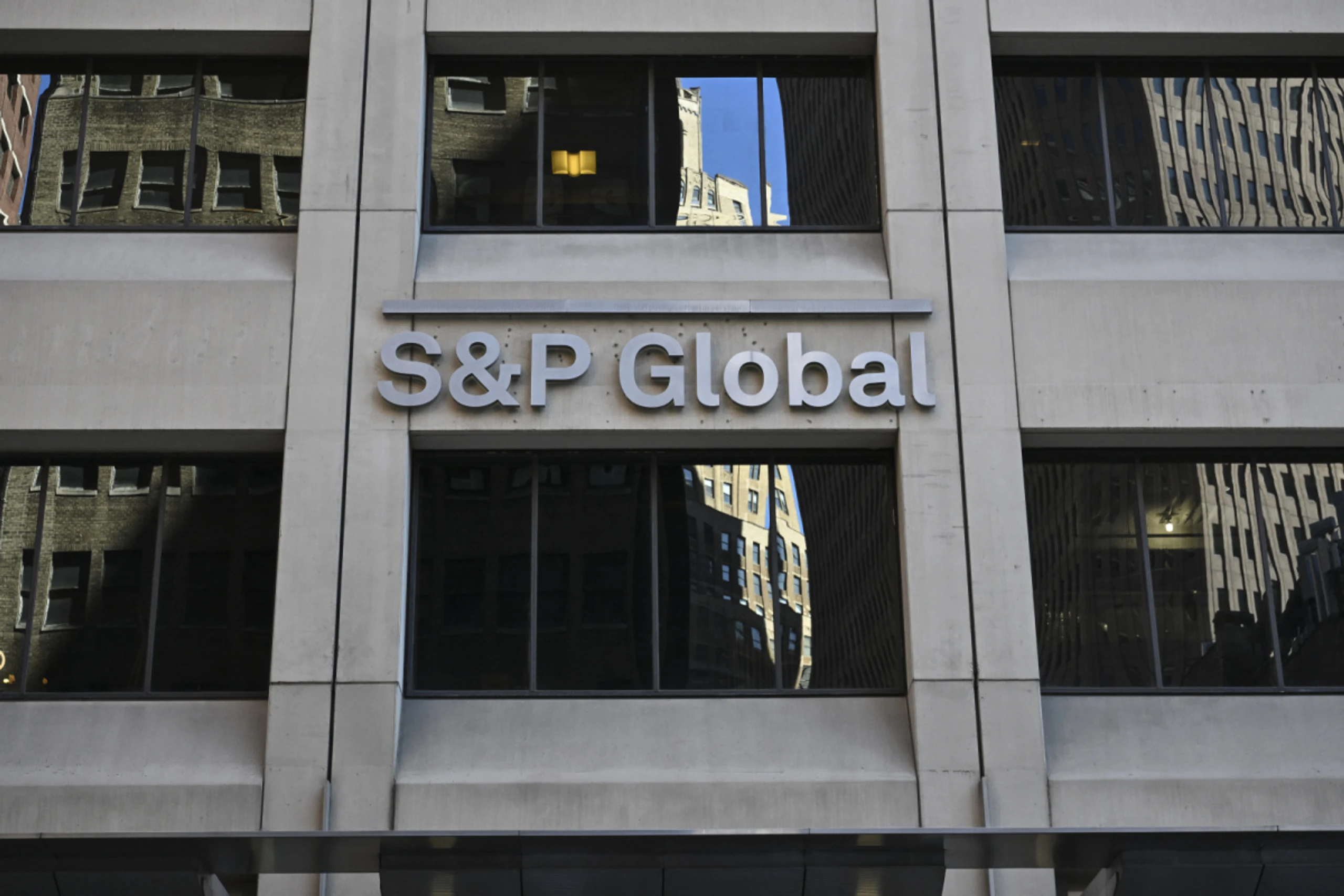 S&P Global mit Umfrage unter 420 Unternehmen