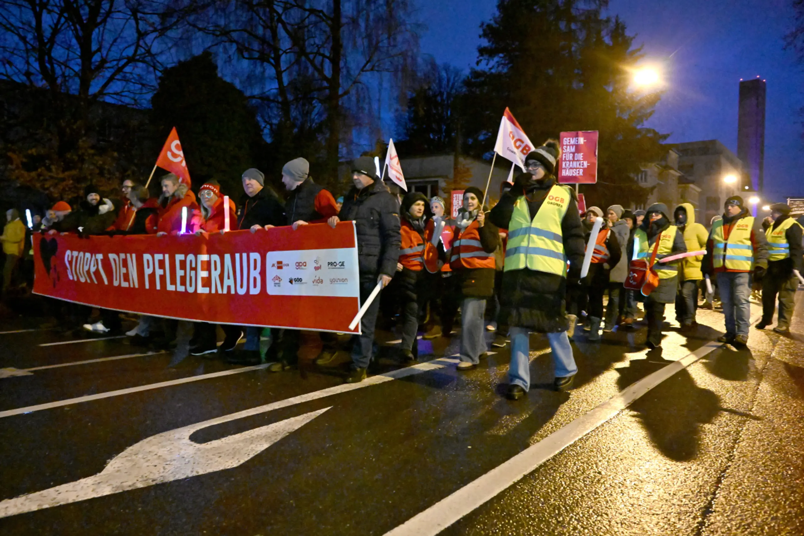 Vergangene Woche demonstrierten Tausende gegen die Einsparungen