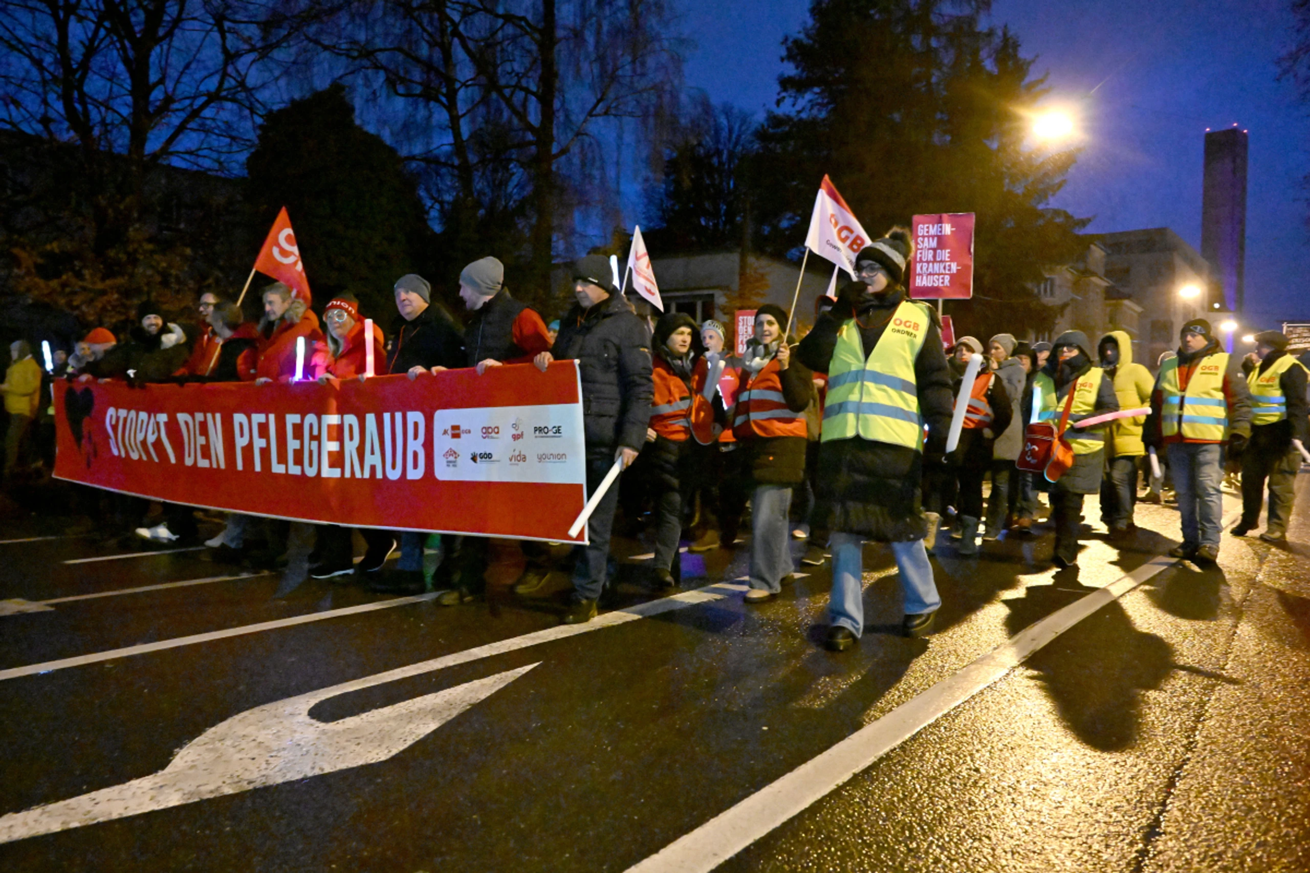 Vergangene Woche demonstrierten Tausende gegen die Einsparungen
