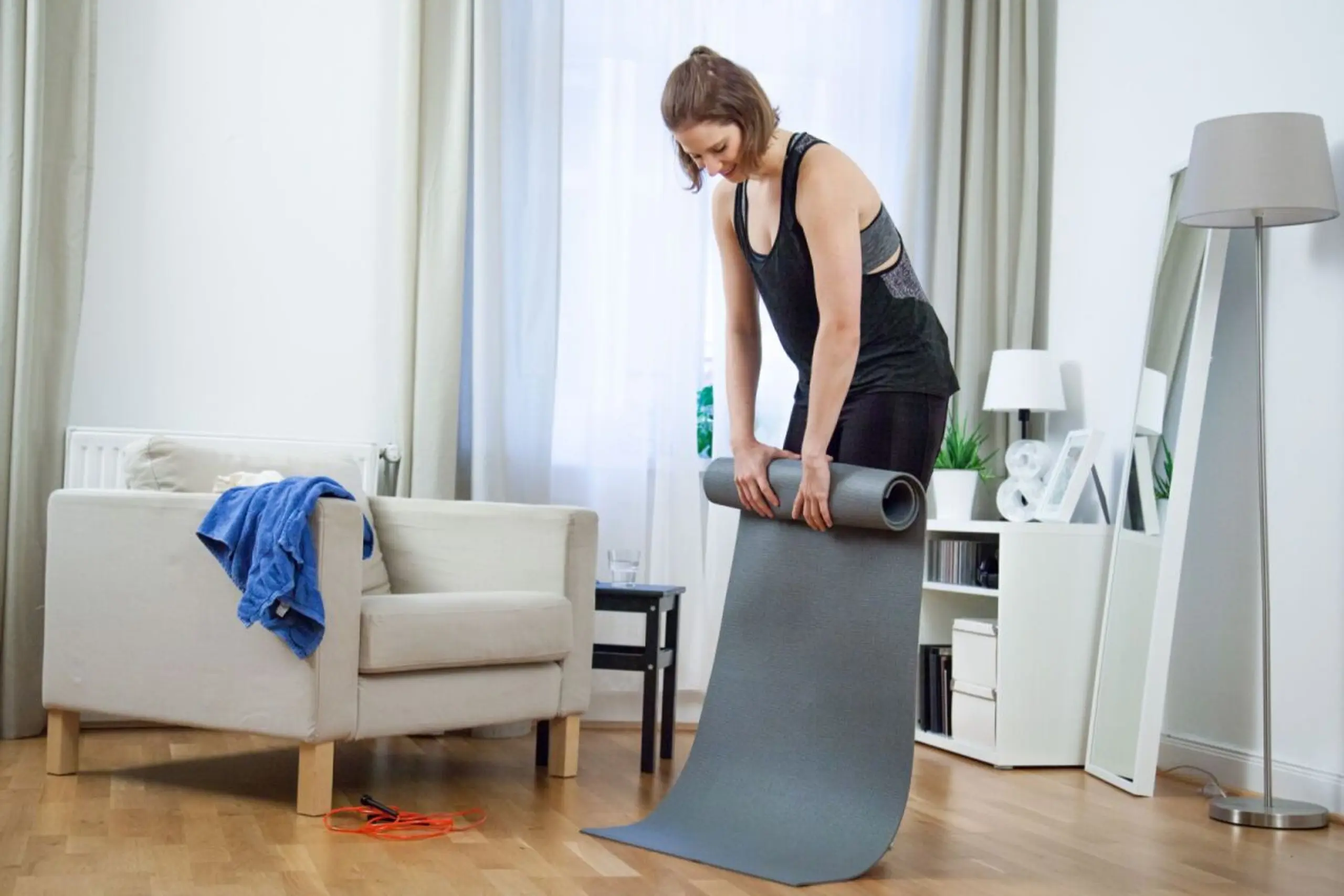Damit sie lange hält: Yogamatte nur locker aufrollen