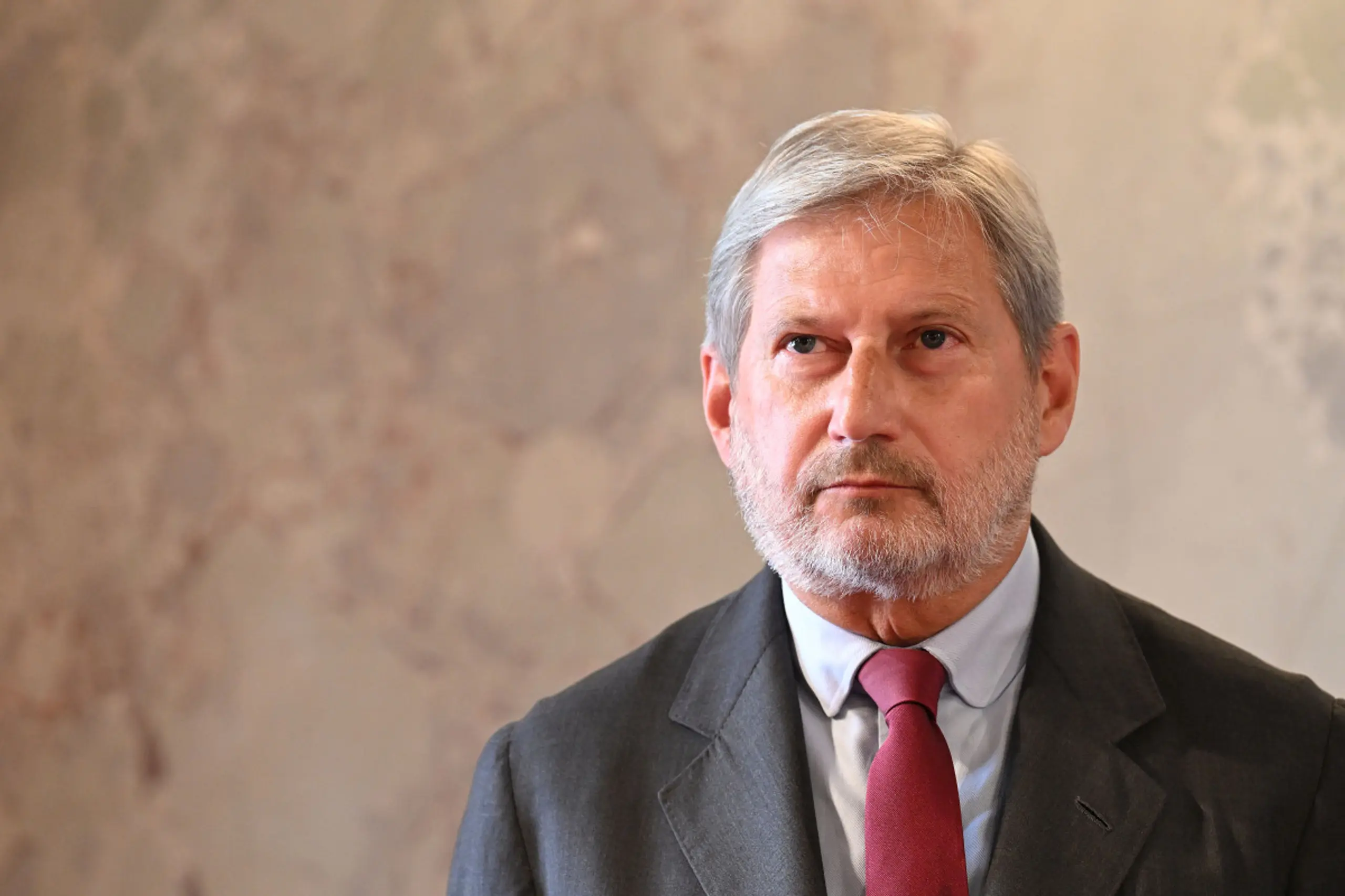 Hahn soll OeNB-Präsident werden