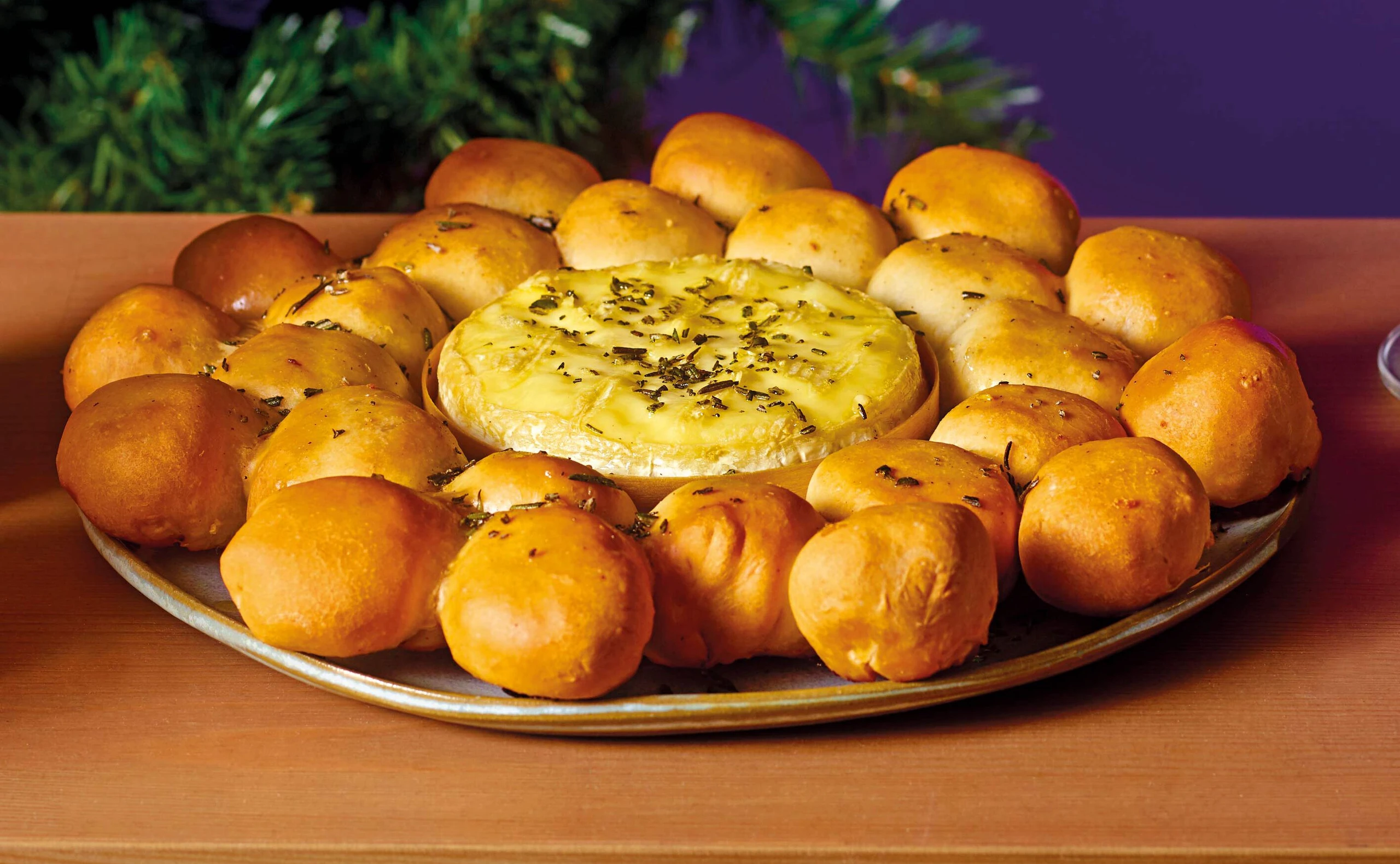 Zupfbrot mit Blutwurst-Kürbisfülle und Camembert