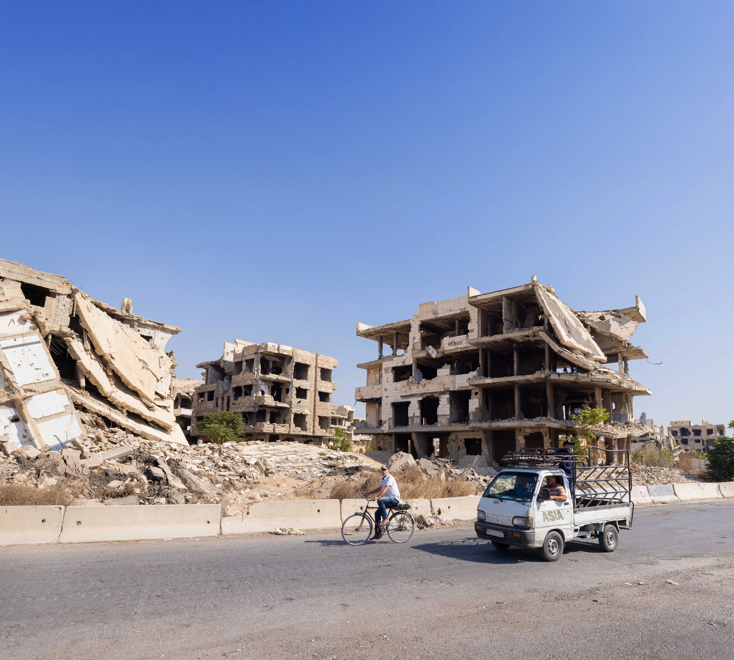 Syrien ein Jahr nach Assad: Wer geht, wer bleibt?