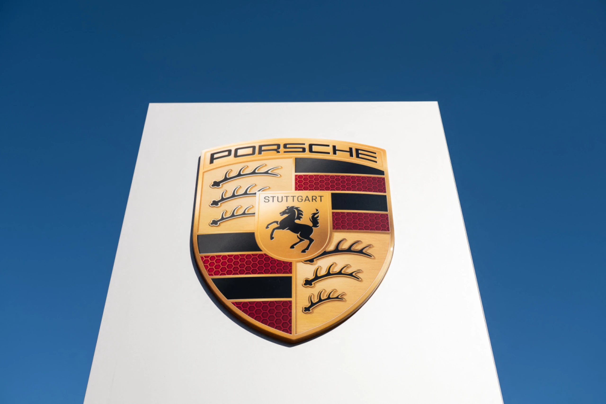 Mehr Einsparungen laut Zeitungen im Stammwerk und Entwicklungszentrum angestrebt