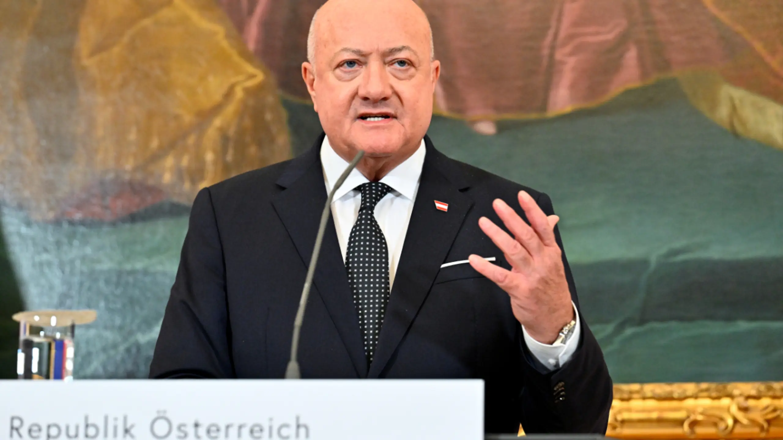 Stocker hatte Herkunft der 500 Mio. Euro zunächst noch offen gelassen