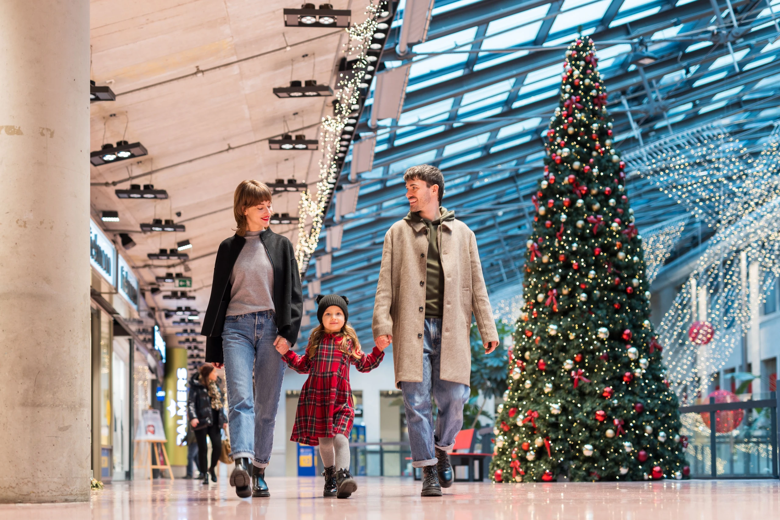 WOMAN Adventkalender Tag 16: Shoppen im Q19 mit 50€ Zehner Gutscheinen