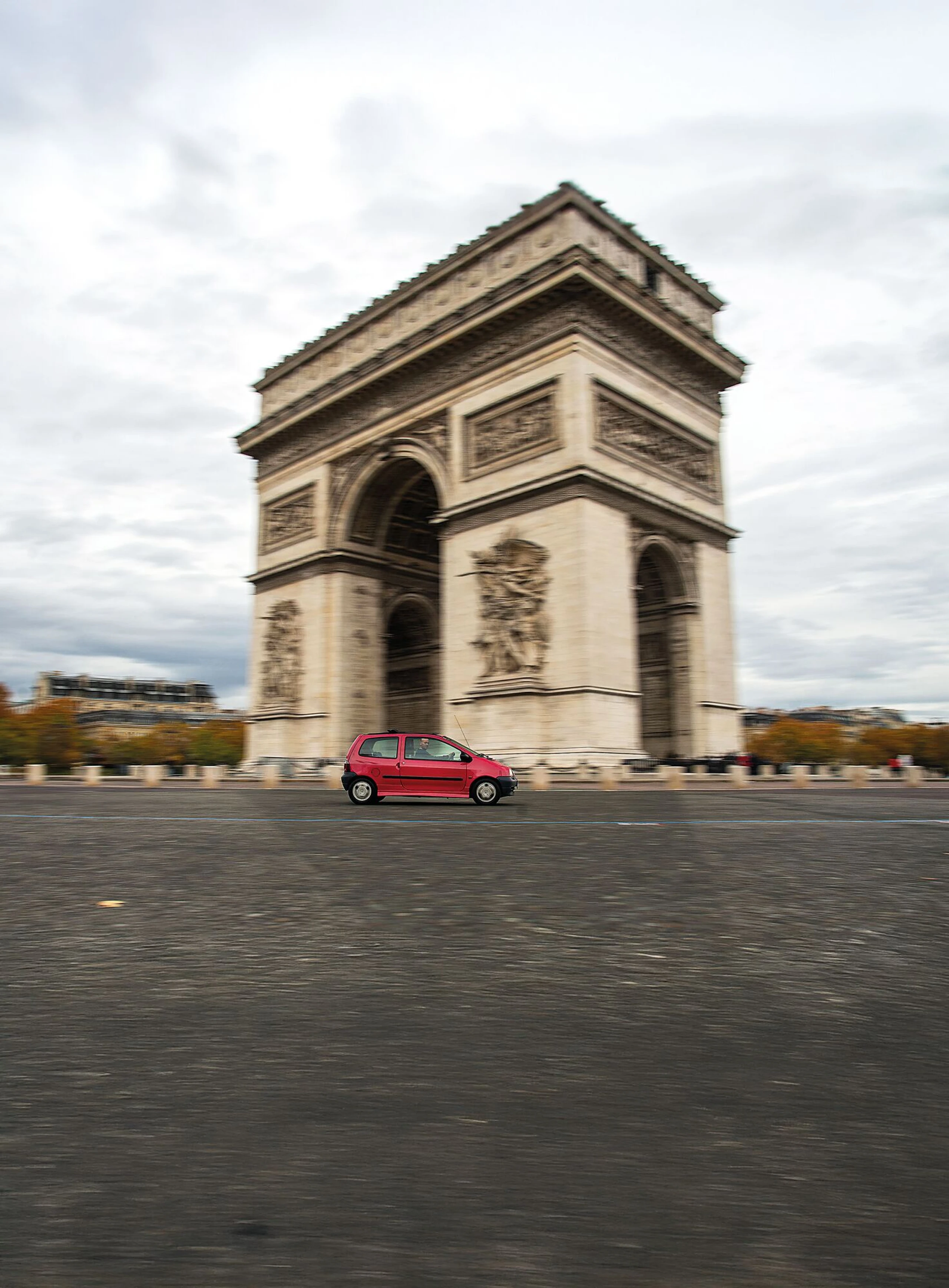 Mit dem Ur-Twingo nach Paris