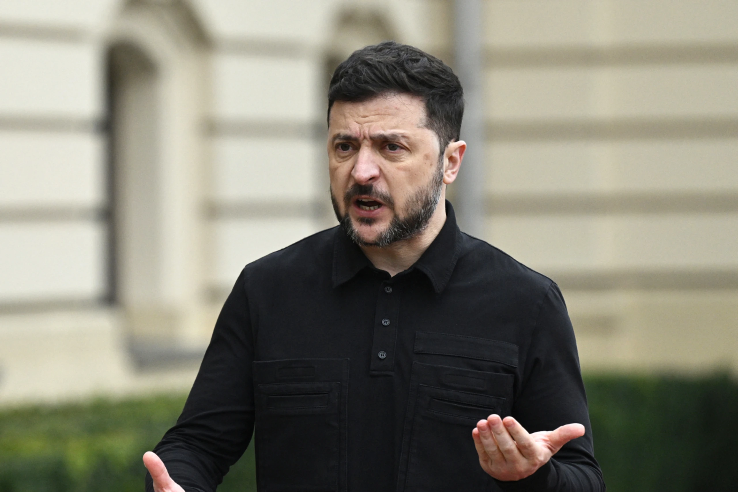 Selenskyj spricht von schwierigen Gesprächen mit den USA