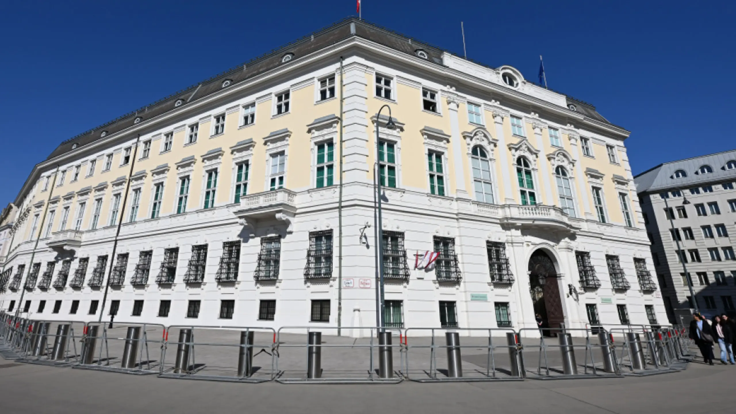 Die Spitzen von Bund, Ländern und Gemeinden tagen im Bundeskanzleramt