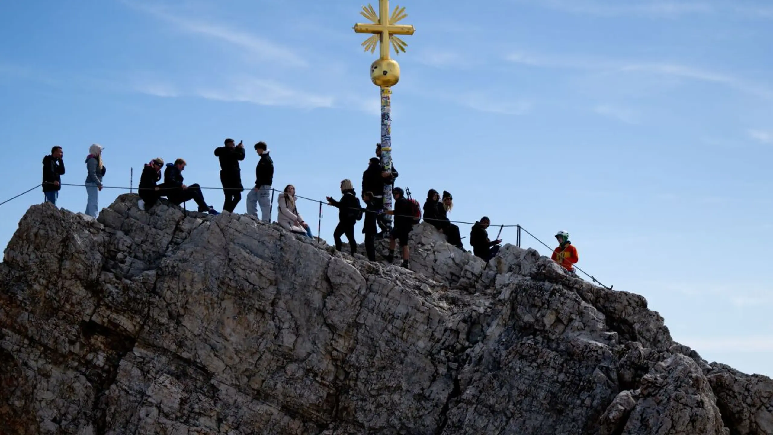 © APA/APA/dpa/Sven Hoppe ++ ARCHIVBILD ++ Touristen auf der Zugspitze