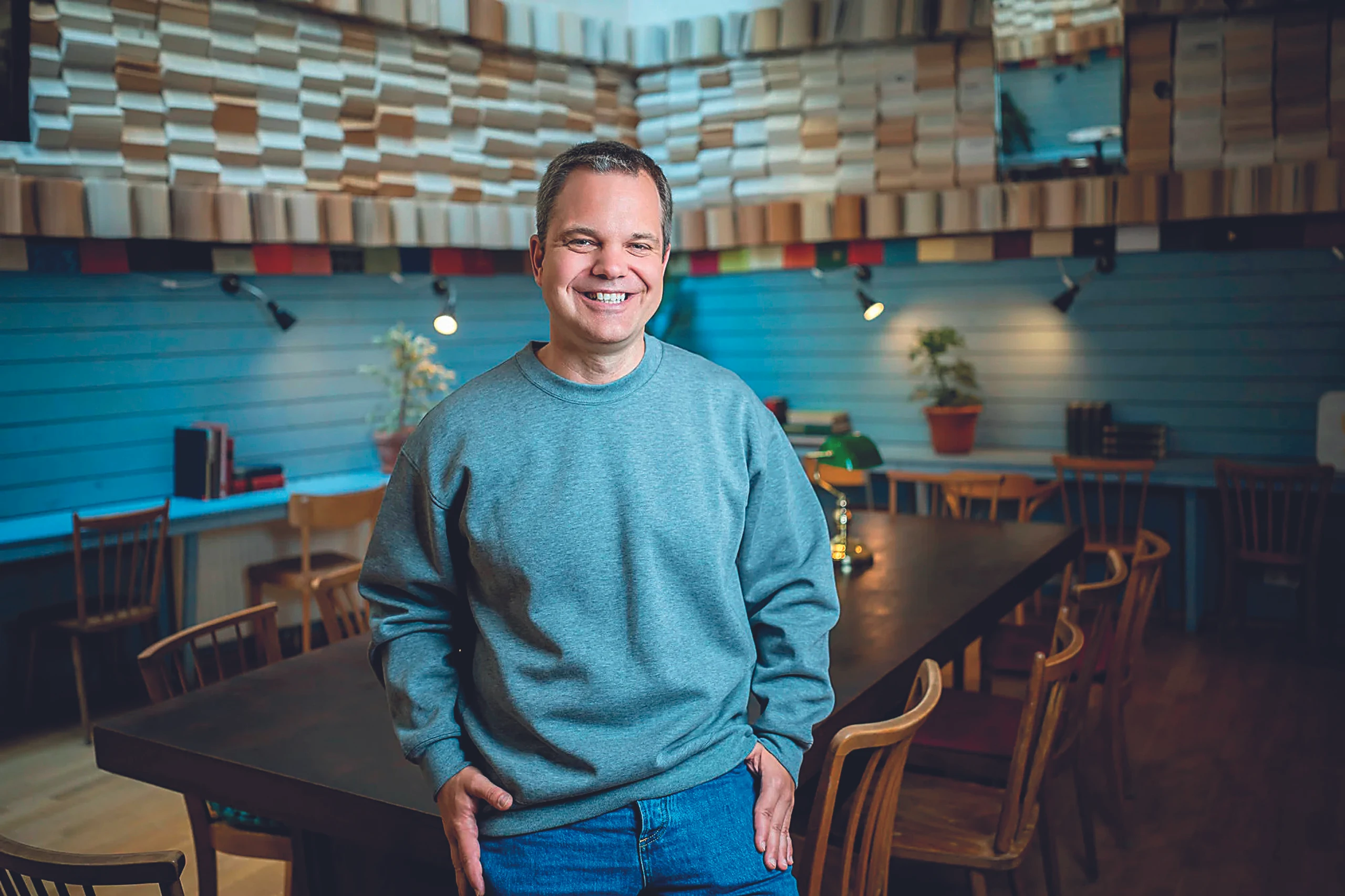 © EY Blurred image background